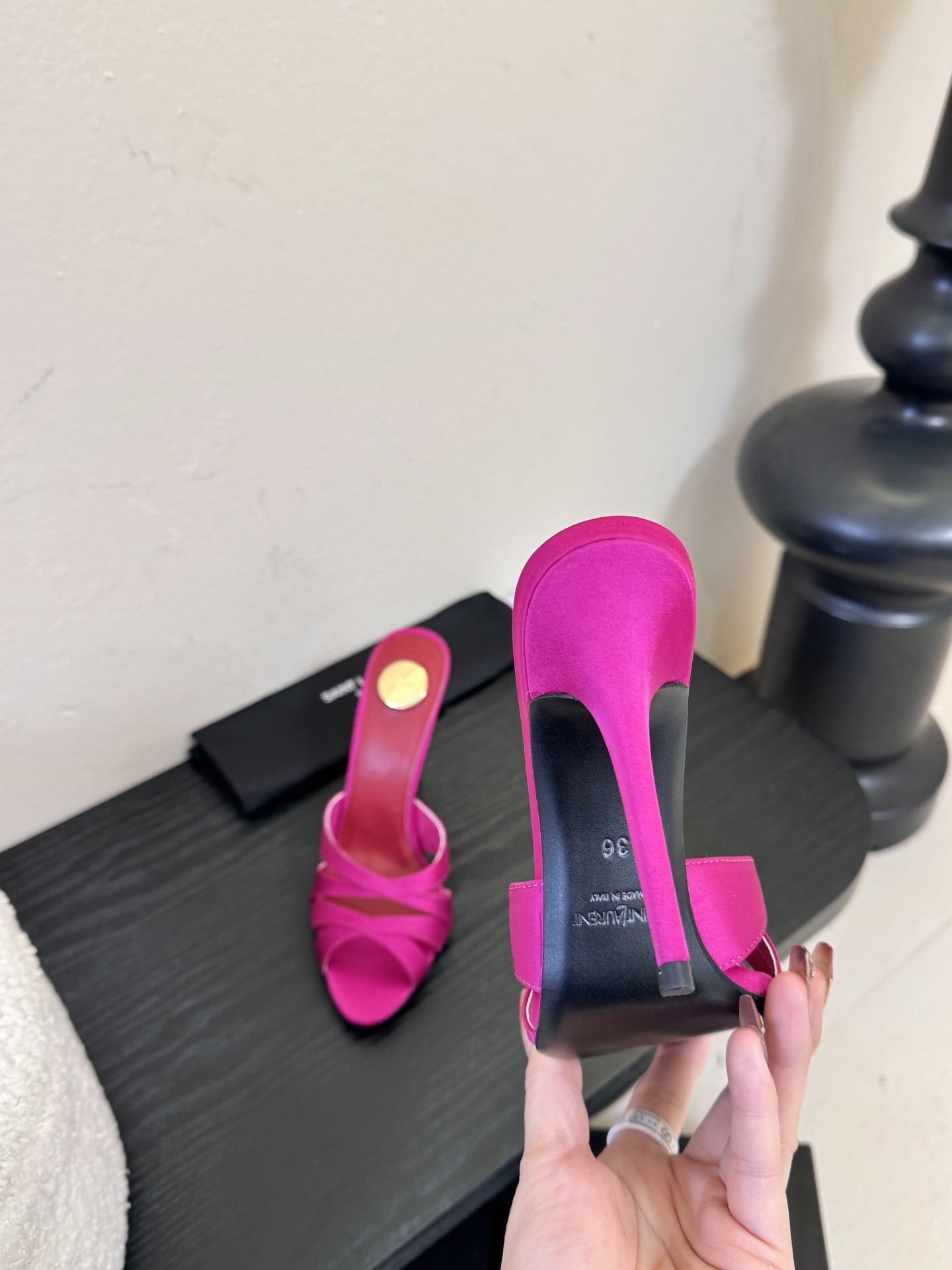 圣罗兰Saint Lauren* ss新YSL Logo高跟鞋拖Ysl走秀款高跟鞋 各种小裙子搭配起来 