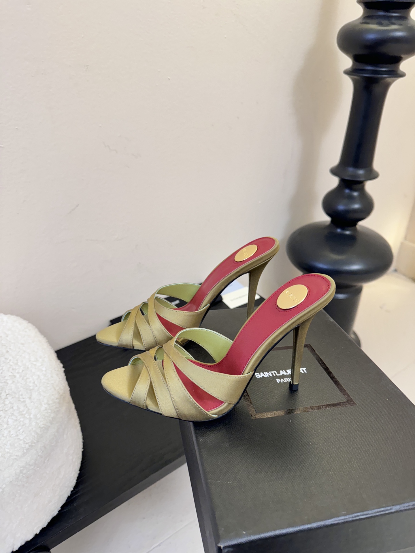 圣罗兰Saint Lauren* ss新YSL Logo高跟鞋拖Ysl走秀款高跟鞋 各种小裙子搭配起来 