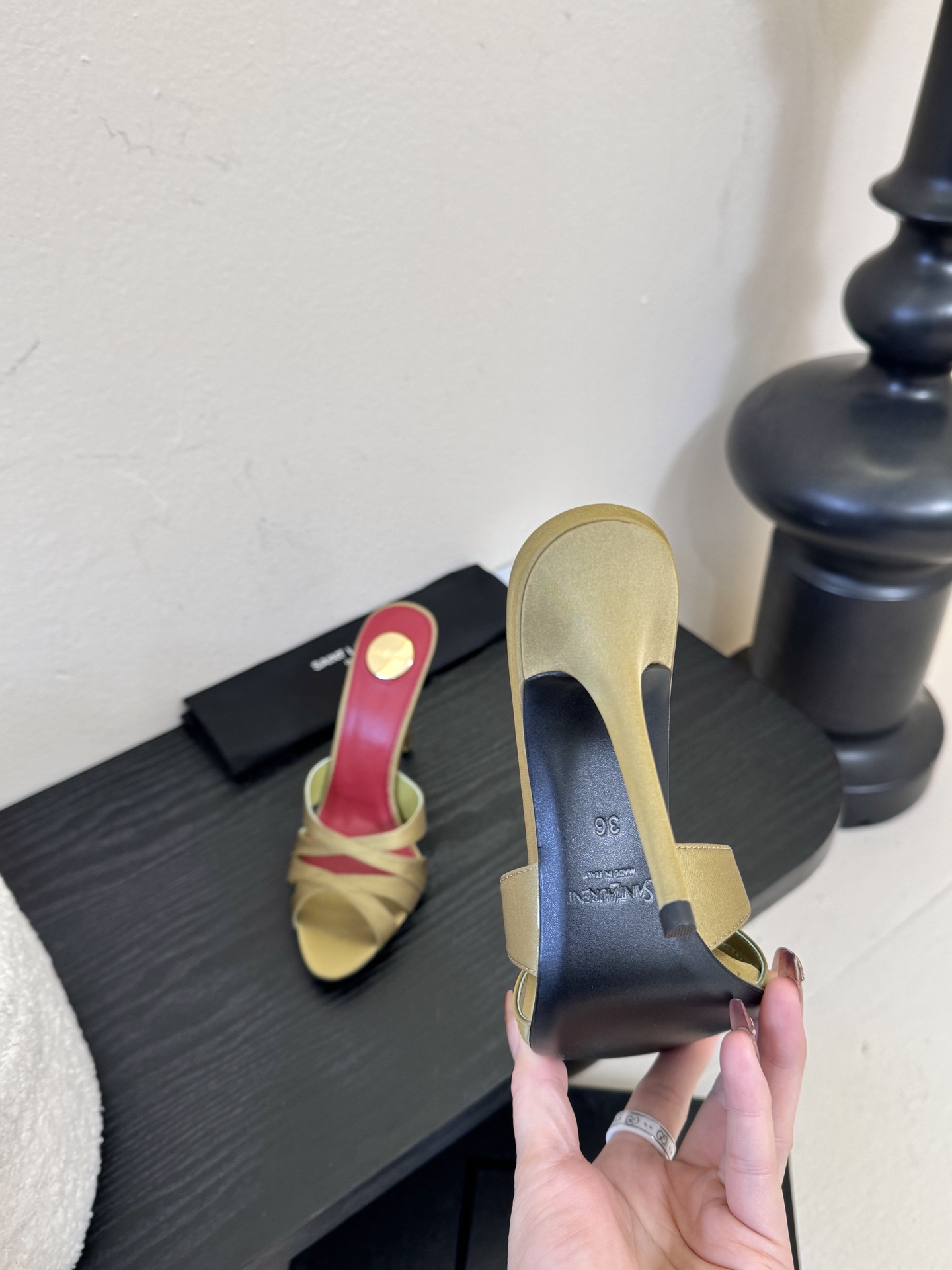 圣罗兰Saint Lauren* ss新YSL Logo高跟鞋拖Ysl走秀款高跟鞋 各种小裙子搭配起来 