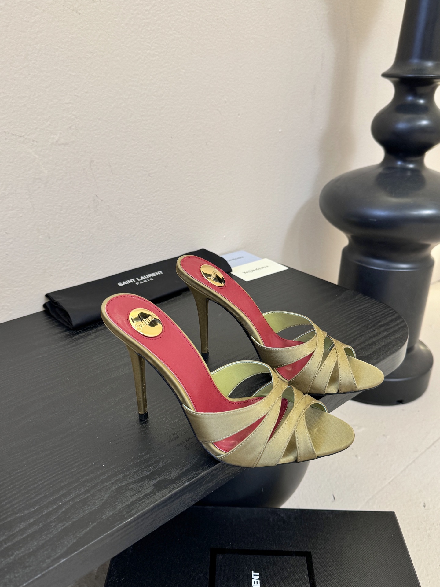 圣罗兰Saint Lauren* ss新YSL Logo高跟鞋拖Ysl走秀款高跟鞋 各种小裙子搭配起来 