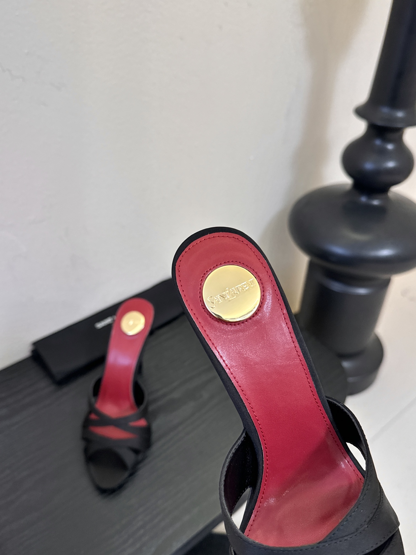 圣罗兰Saint Lauren* ss新YSL Logo高跟鞋拖Ysl走秀款高跟鞋 各种小裙子搭配起来 