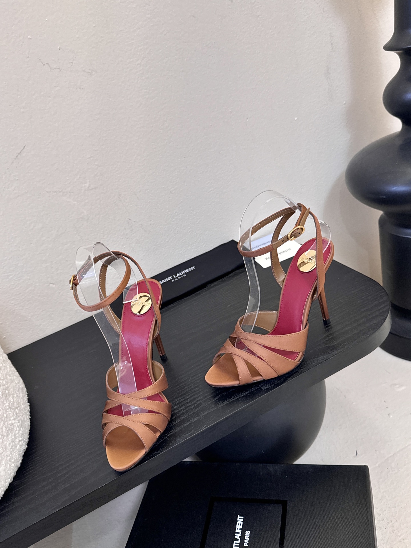 圣罗兰Saint Lauren* ss新YSL Logo高跟凉鞋Ysl走秀款高跟鞋 各种小裙子搭配起来 