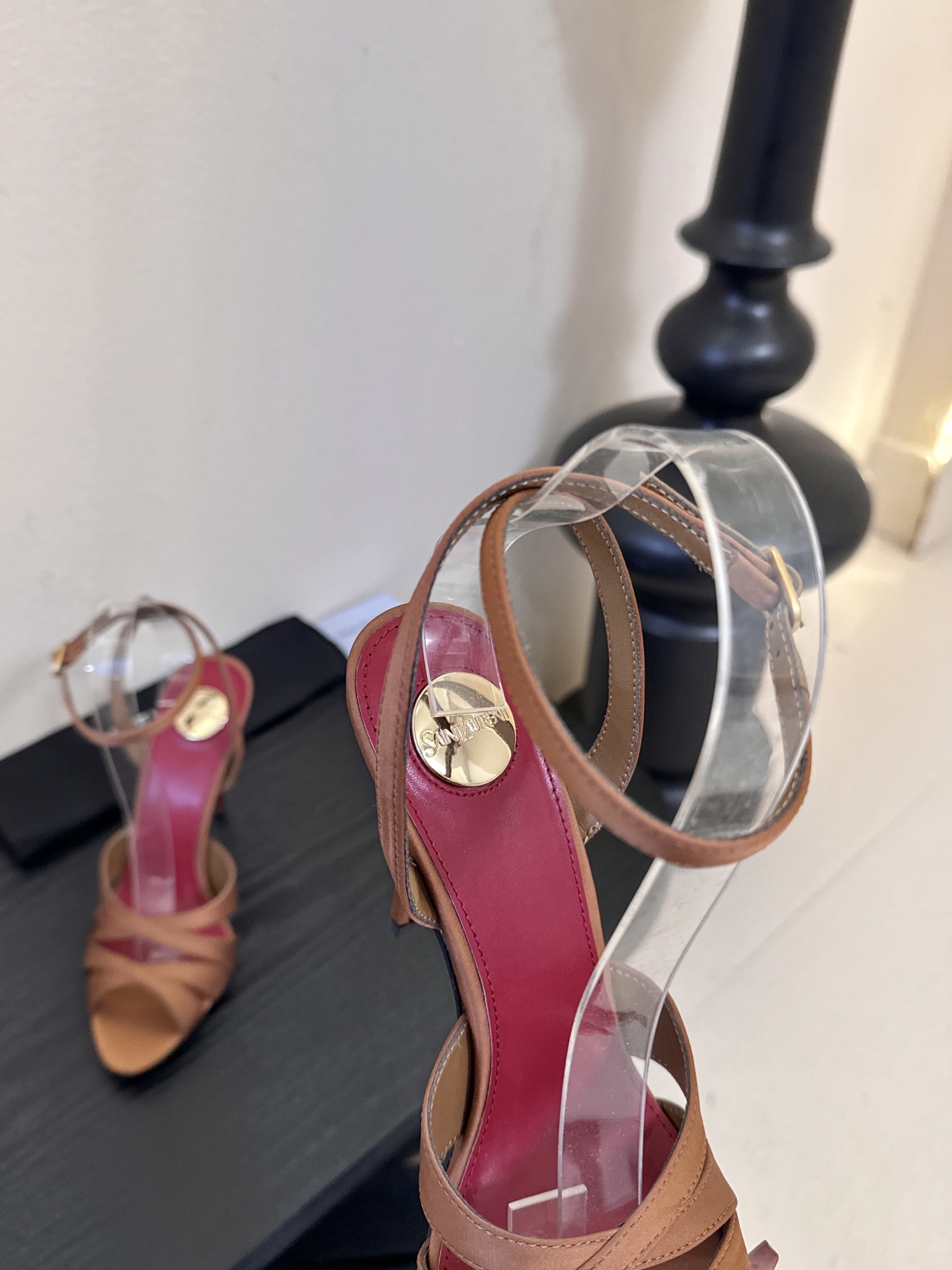 圣罗兰Saint Lauren* ss新YSL Logo高跟凉鞋Ysl走秀款高跟鞋 各种小裙子搭配起来 