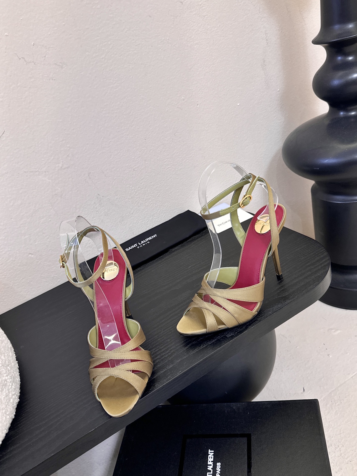 圣罗兰Saint Lauren* ss新YSL Logo高跟凉鞋Ysl走秀款高跟鞋 各种小裙子搭配起来 