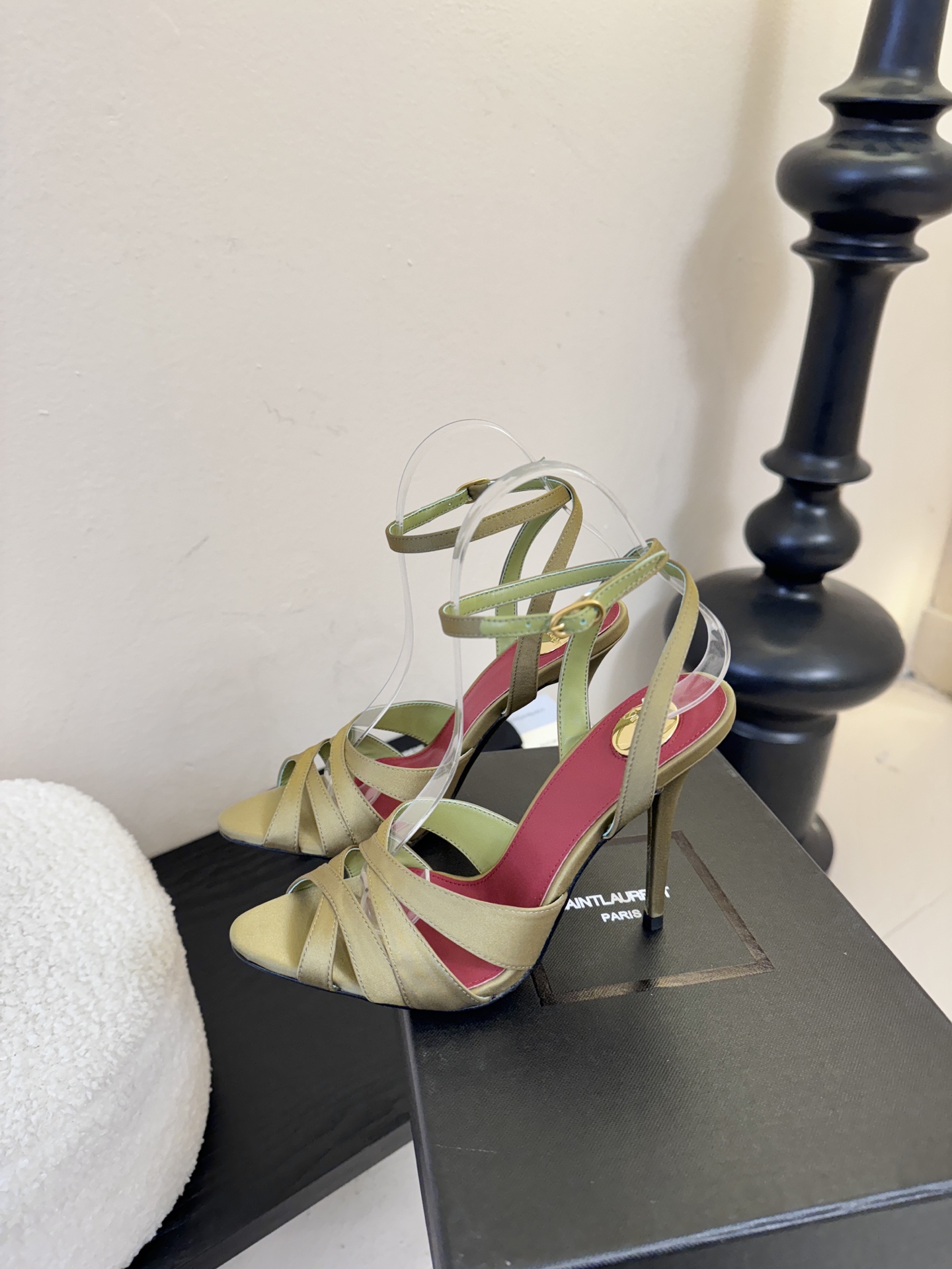 圣罗兰Saint Lauren* ss新YSL Logo高跟凉鞋Ysl走秀款高跟鞋 各种小裙子搭配起来 