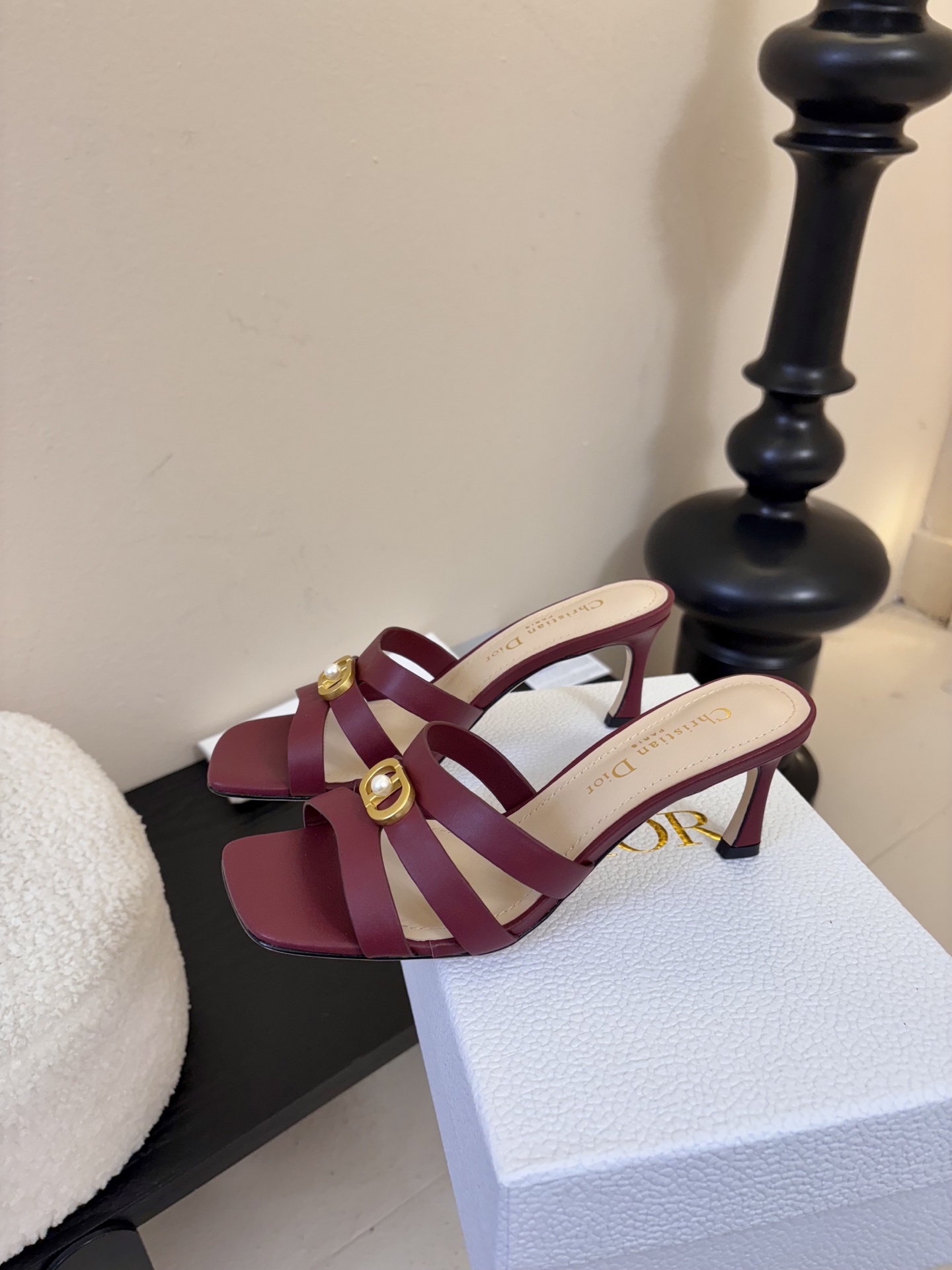 Dior | 迪奥早春新品走秀款假风平底拖鞋！ 硬货上新🆕❥代购级别！高级感十足！国内外博主刷爆的一款，