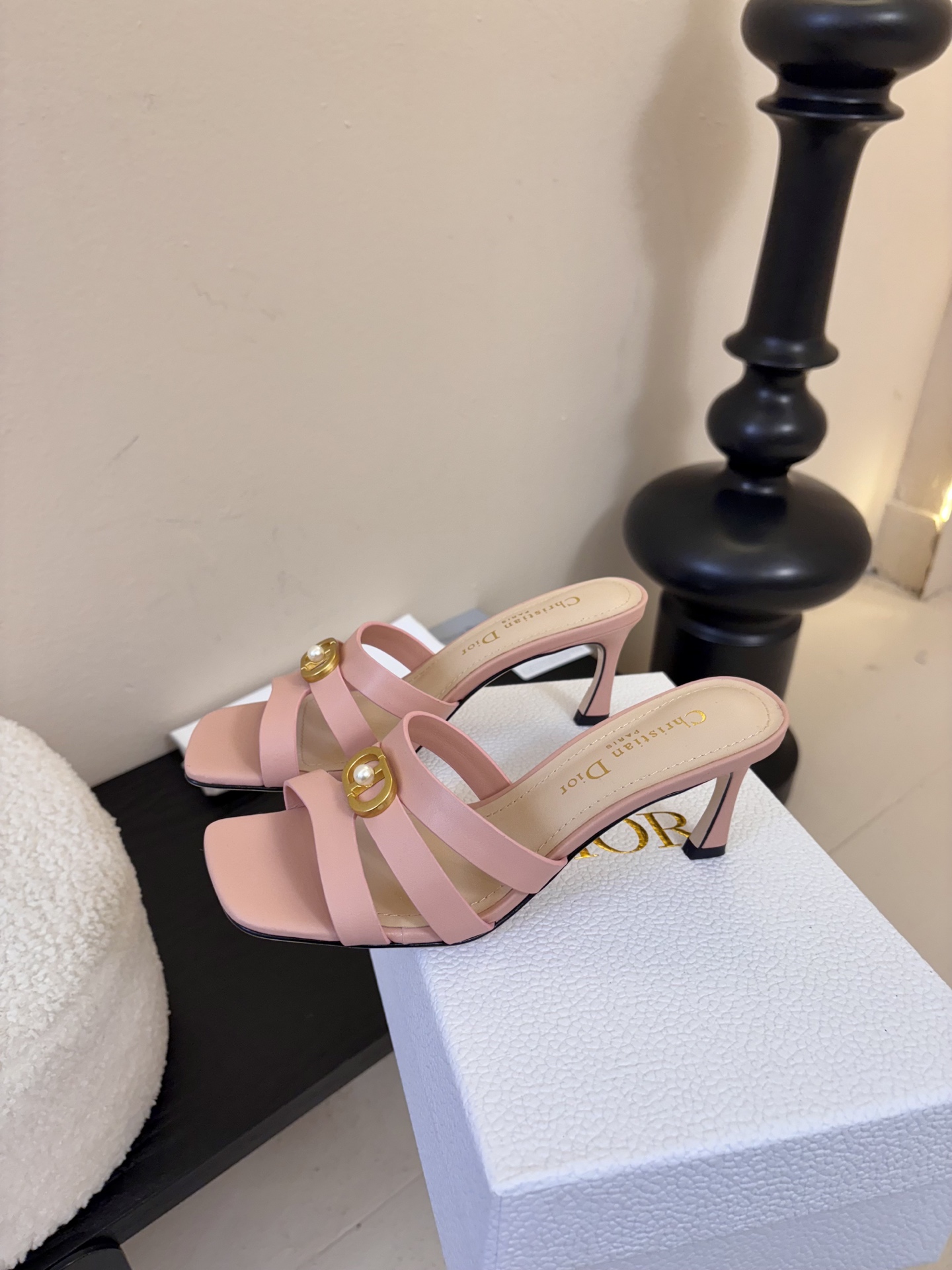 Dior | 迪奥早春新品走秀款假风平底拖鞋！ 硬货上新🆕❥代购级别！高级感十足！国内外博主刷爆的一款，