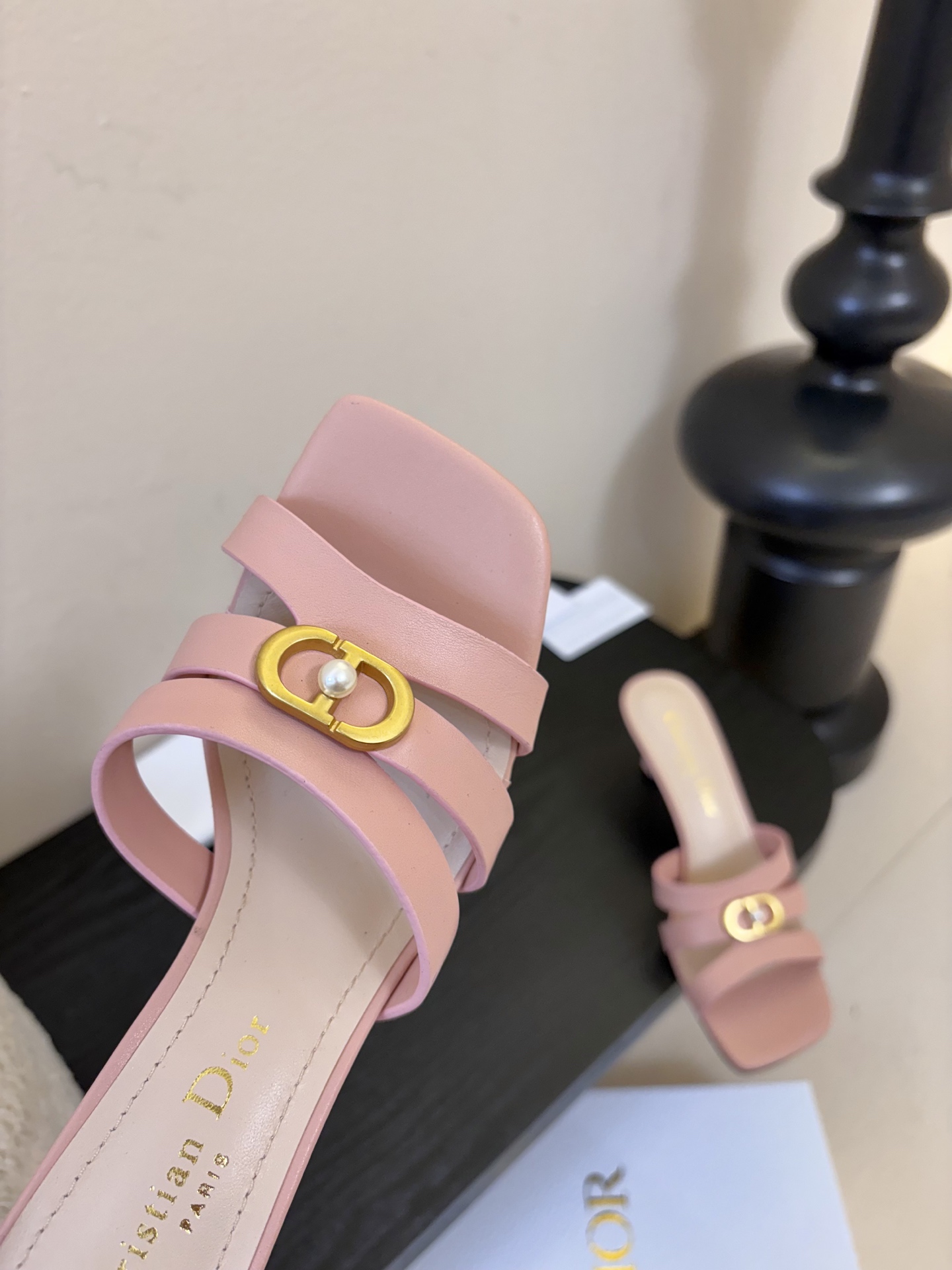 Dior | 迪奥早春新品走秀款假风平底拖鞋！ 硬货上新🆕❥代购级别！高级感十足！国内外博主刷爆的一款，