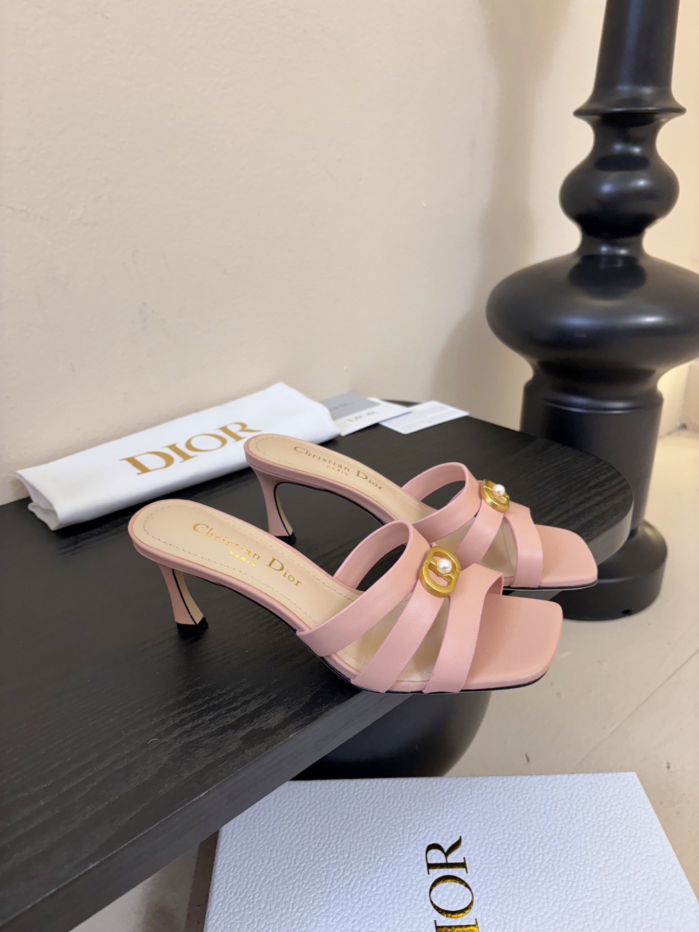 Dior | 迪奥早春新品走秀款假风平底拖鞋！ 硬货上新🆕❥代购级别！高级感十足！国内外博主刷爆的一款，