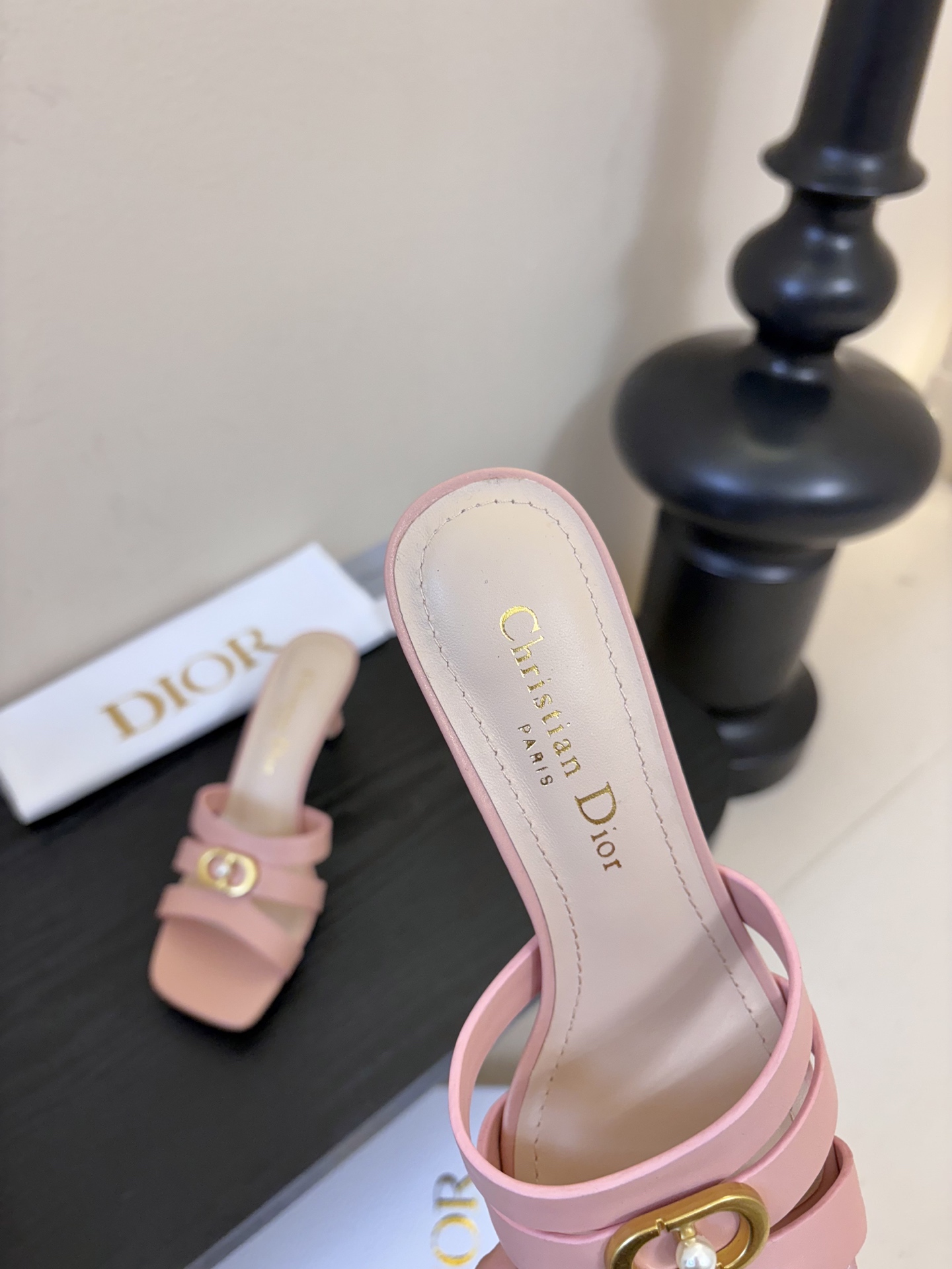 Dior | 迪奥早春新品走秀款假风平底拖鞋！ 硬货上新🆕❥代购级别！高级感十足！国内外博主刷爆的一款，