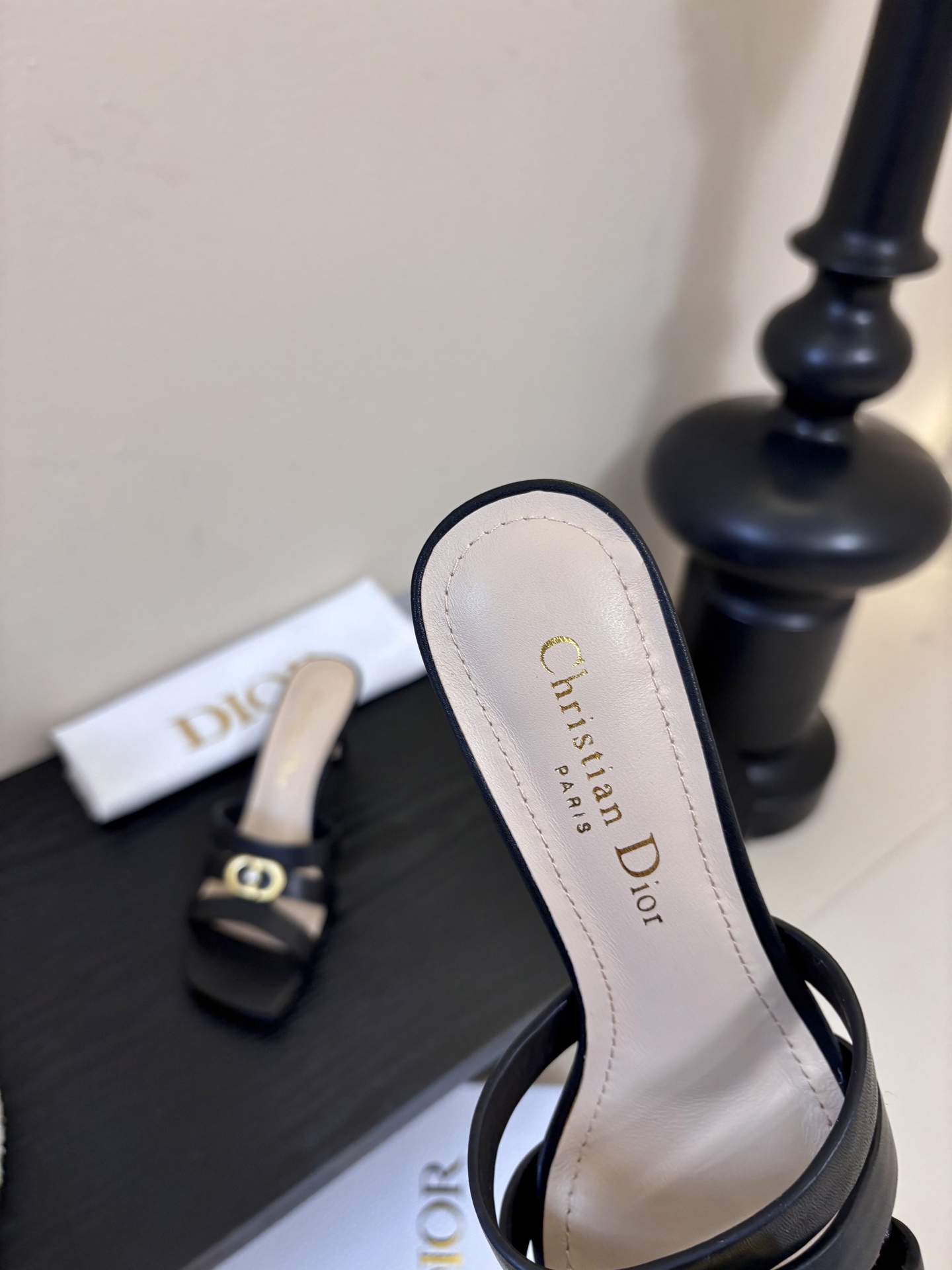 Dior | 迪奥早春新品走秀款假风平底拖鞋！ 硬货上新🆕❥代购级别！高级感十足！国内外博主刷爆的一款，