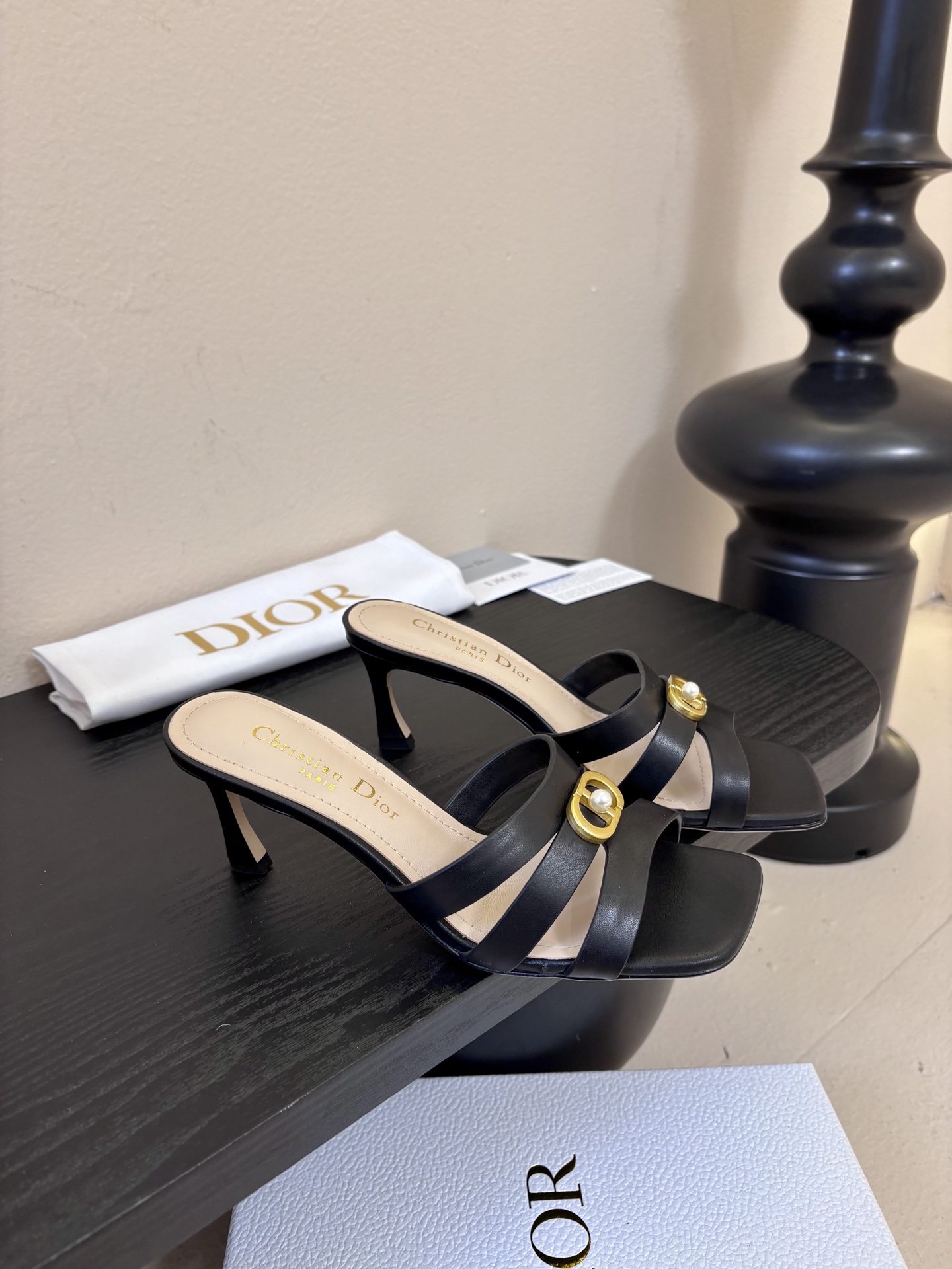 Dior | 迪奥早春新品走秀款假风平底拖鞋！ 硬货上新🆕❥代购级别！高级感十足！国内外博主刷爆的一款，