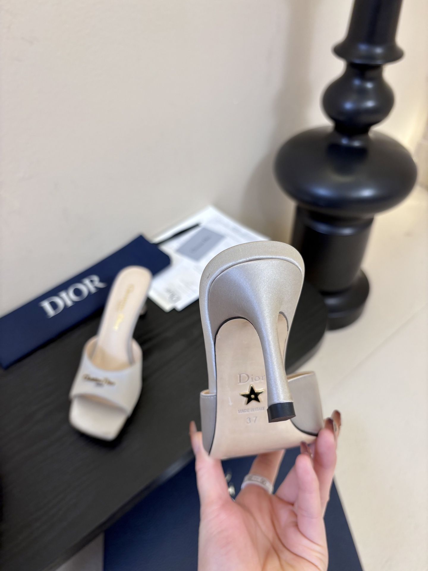 Dior | 迪奥早春新品走秀款假风平底拖鞋！ 硬货上新🆕❥代购级别！高级感十足！国内外博主刷爆的一款，