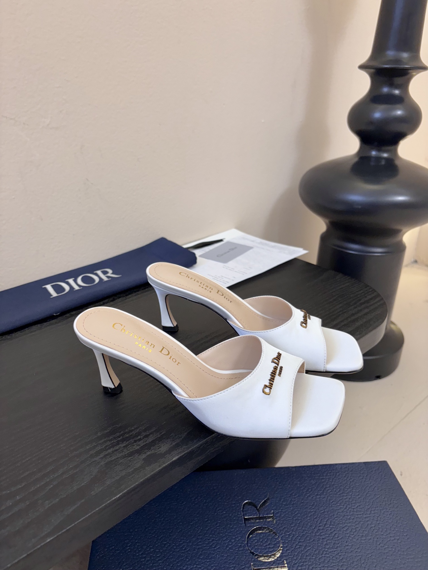 Dior | 迪奥早春新品走秀款假风平底拖鞋！ 硬货上新🆕❥代购级别！高级感十足！国内外博主刷爆的一款，