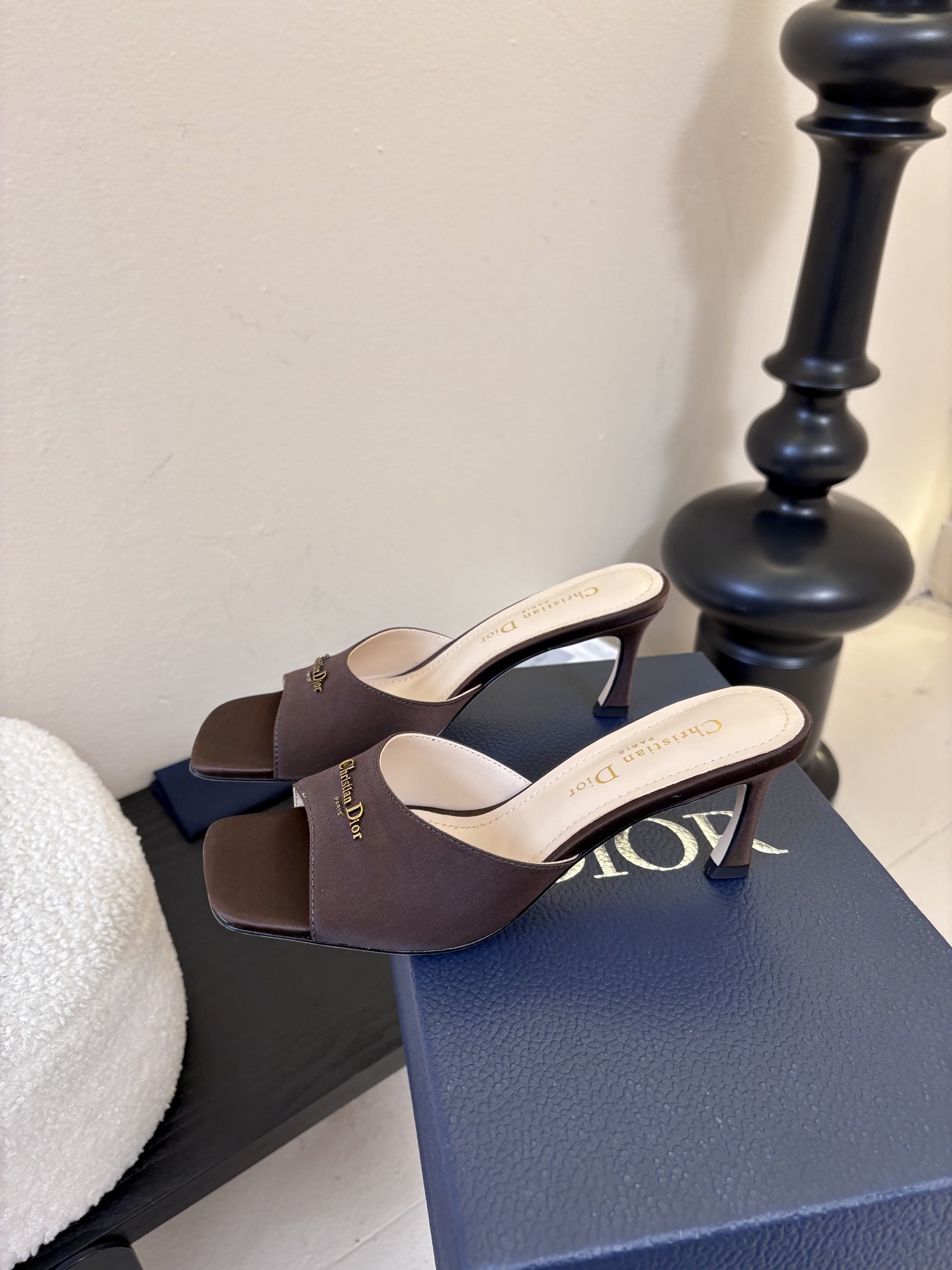 Dior | 迪奥早春新品走秀款假风平底拖鞋！ 硬货上新🆕❥代购级别！高级感十足！国内外博主刷爆的一款，