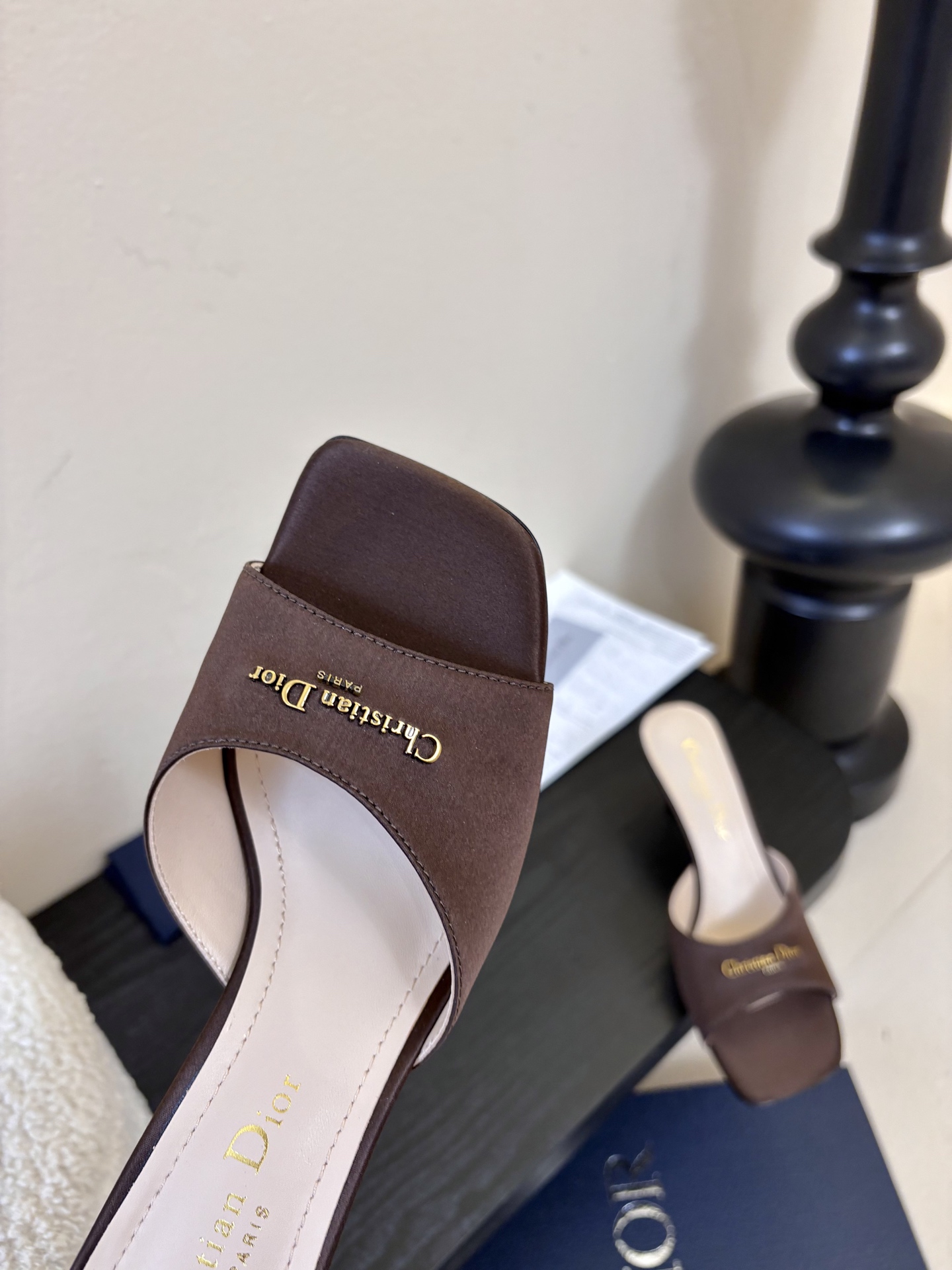 Dior | 迪奥早春新品走秀款假风平底拖鞋！ 硬货上新🆕❥代购级别！高级感十足！国内外博主刷爆的一款，