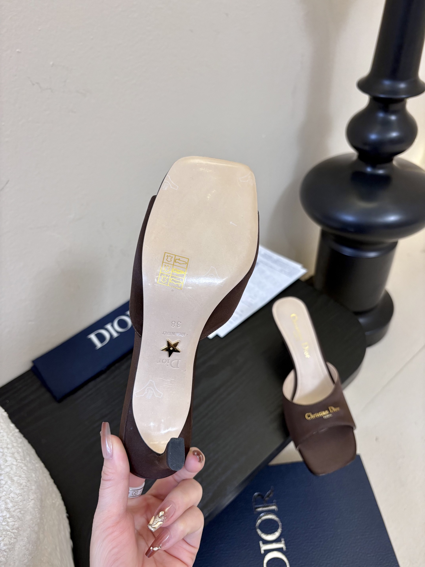 Dior | 迪奥早春新品走秀款假风平底拖鞋！ 硬货上新🆕❥代购级别！高级感十足！国内外博主刷爆的一款，