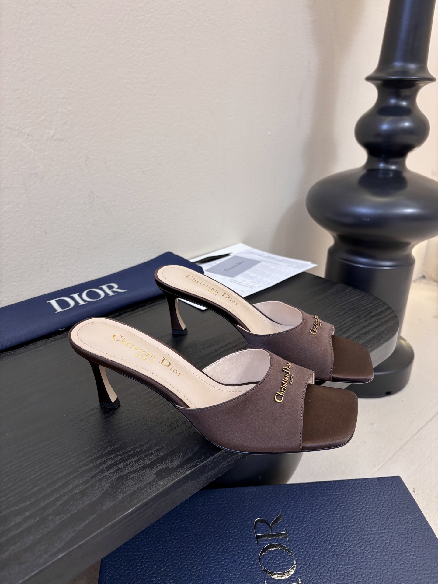 Dior | 迪奥早春新品走秀款假风平底拖鞋！ 硬货上新🆕❥代购级别！高级感十足！国内外博主刷爆的一款，