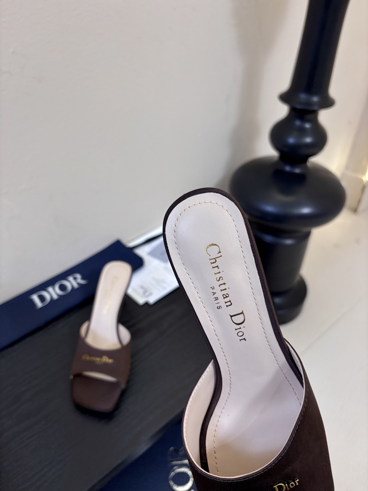 Dior | 迪奥早春新品走秀款假风平底拖鞋！ 硬货上新🆕❥代购级别！高级感十足！国内外博主刷爆的一款，