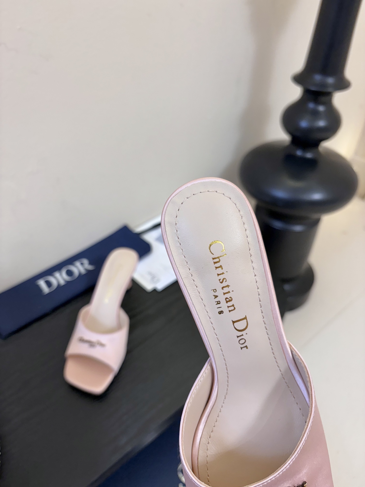 Dior | 迪奥早春新品走秀款假风平底拖鞋！ 硬货上新🆕❥代购级别！高级感十足！国内外博主刷爆的一款，