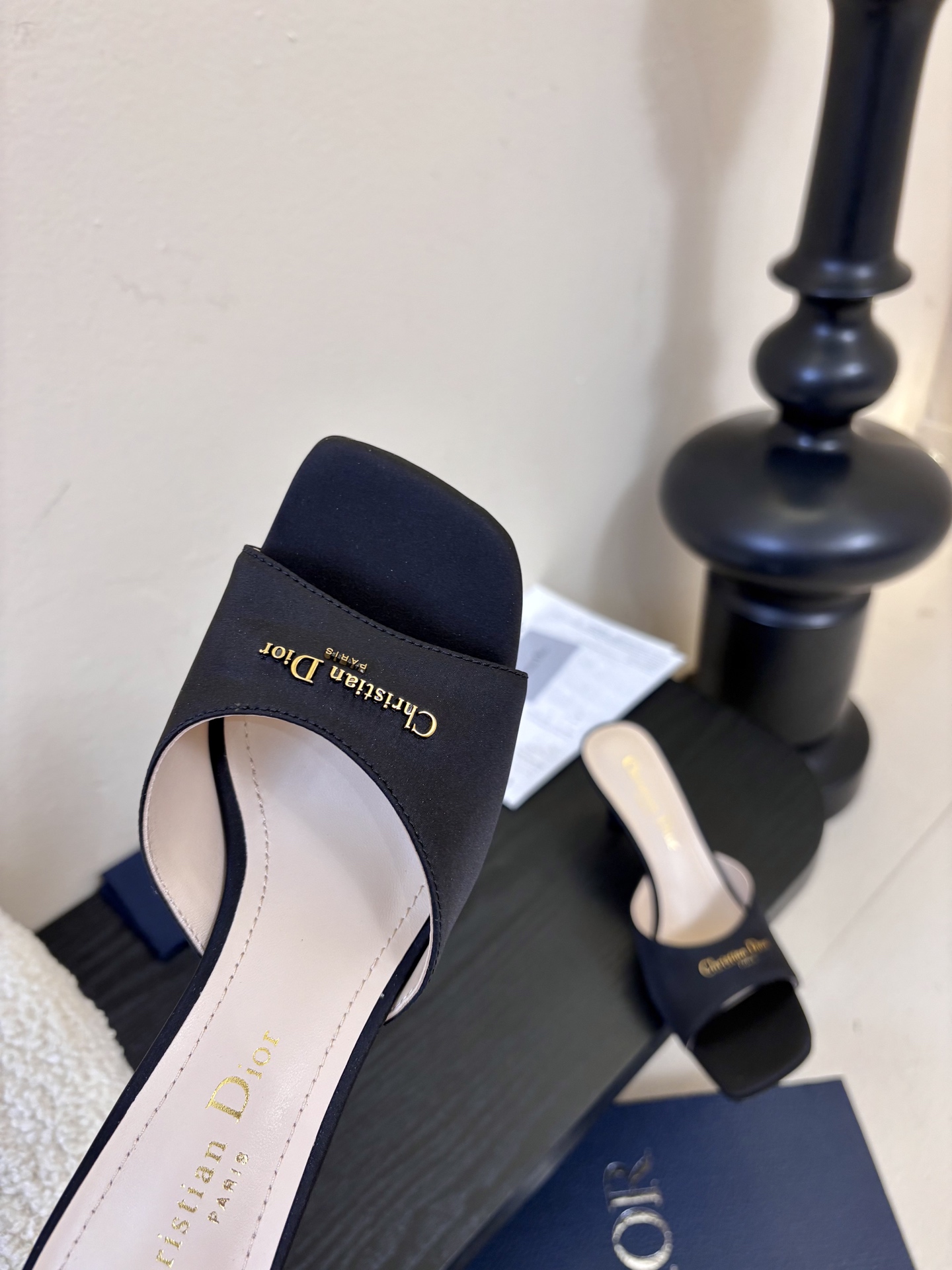 Dior | 迪奥早春新品走秀款假风平底拖鞋！ 硬货上新🆕❥代购级别！高级感十足！国内外博主刷爆的一款，