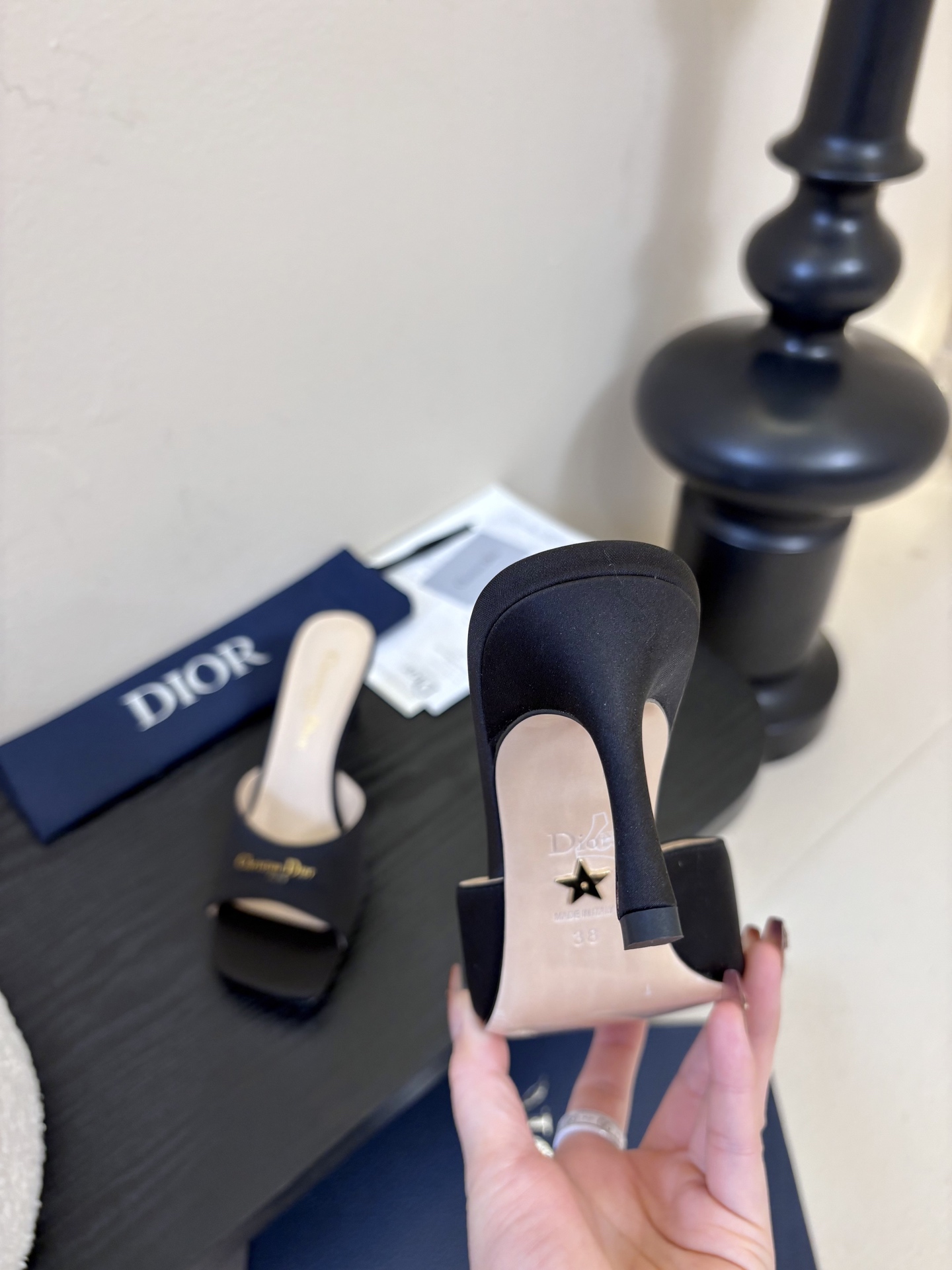 Dior | 迪奥早春新品走秀款假风平底拖鞋！ 硬货上新🆕❥代购级别！高级感十足！国内外博主刷爆的一款，