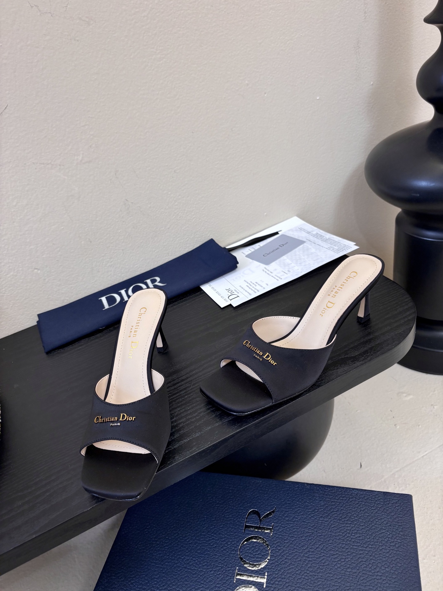 Dior | 迪奥早春新品走秀款假风平底拖鞋！ 硬货上新🆕❥代购级别！高级感十足！国内外博主刷爆的一款，