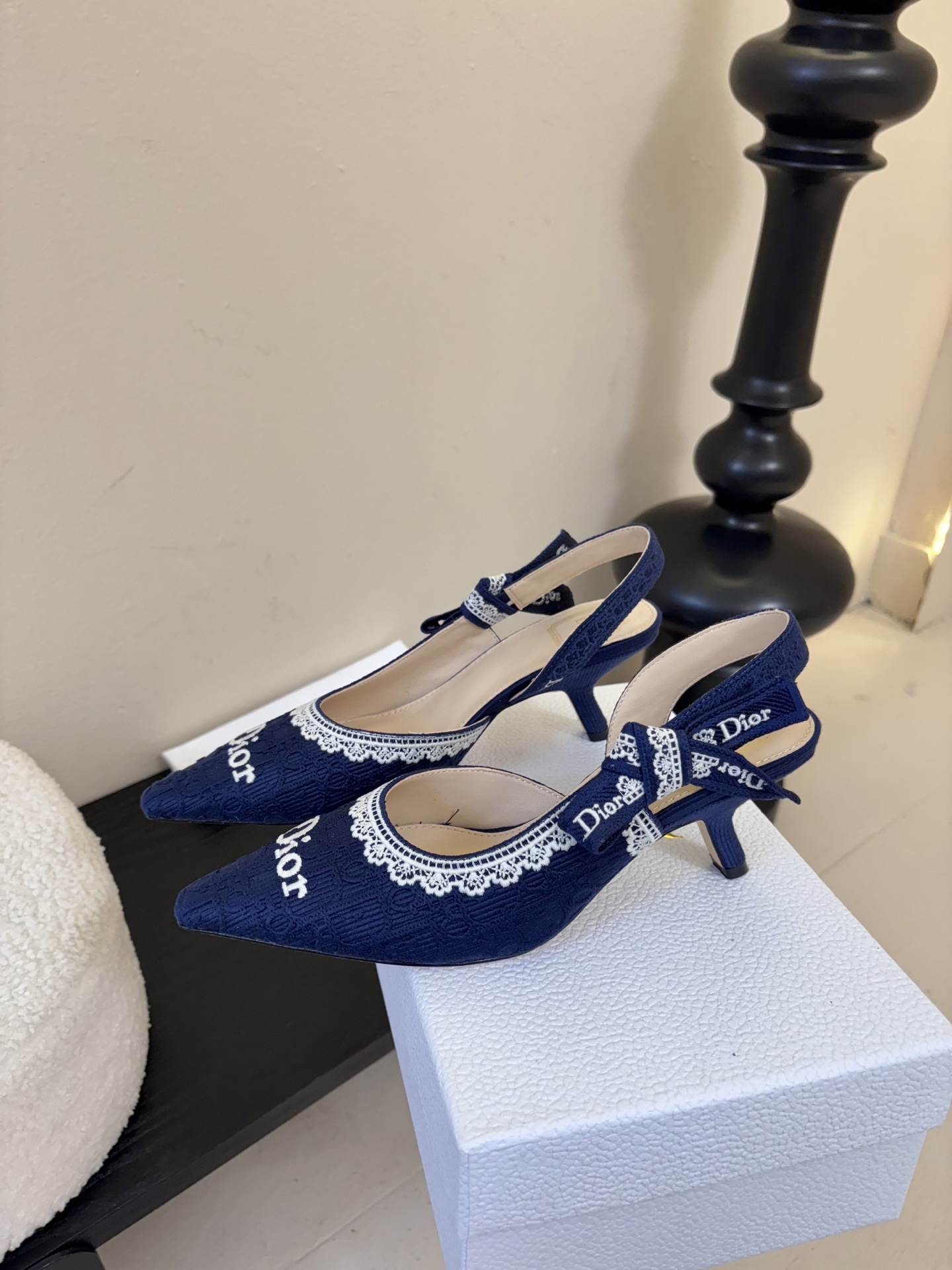 Dior | 迪奥早春新品走秀款CD刺绣logo凉鞋！ 硬货上新🆕❥代购级别！高级感十足！国内外博主刷爆