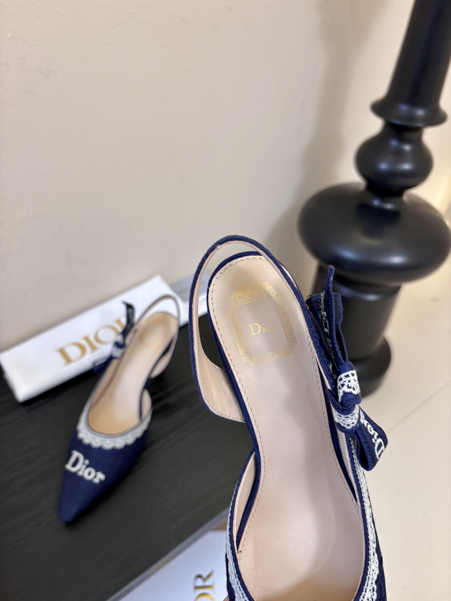Dior | 迪奥早春新品走秀款CD刺绣logo凉鞋！ 硬货上新🆕❥代购级别！高级感十足！国内外博主刷爆
