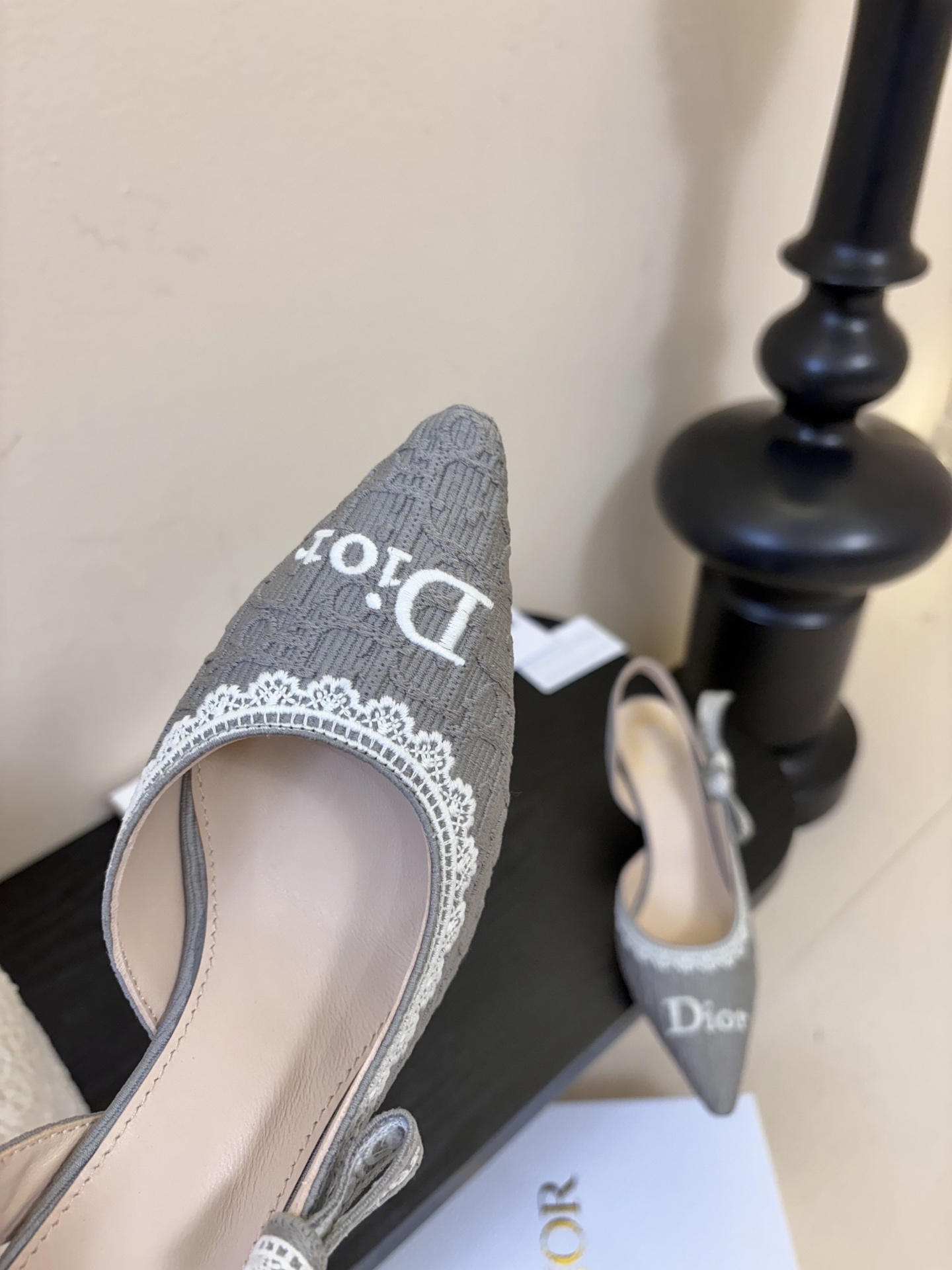 Dior | 迪奥早春新品走秀款CD刺绣logo凉鞋！ 硬货上新🆕❥代购级别！高级感十足！国内外博主刷爆