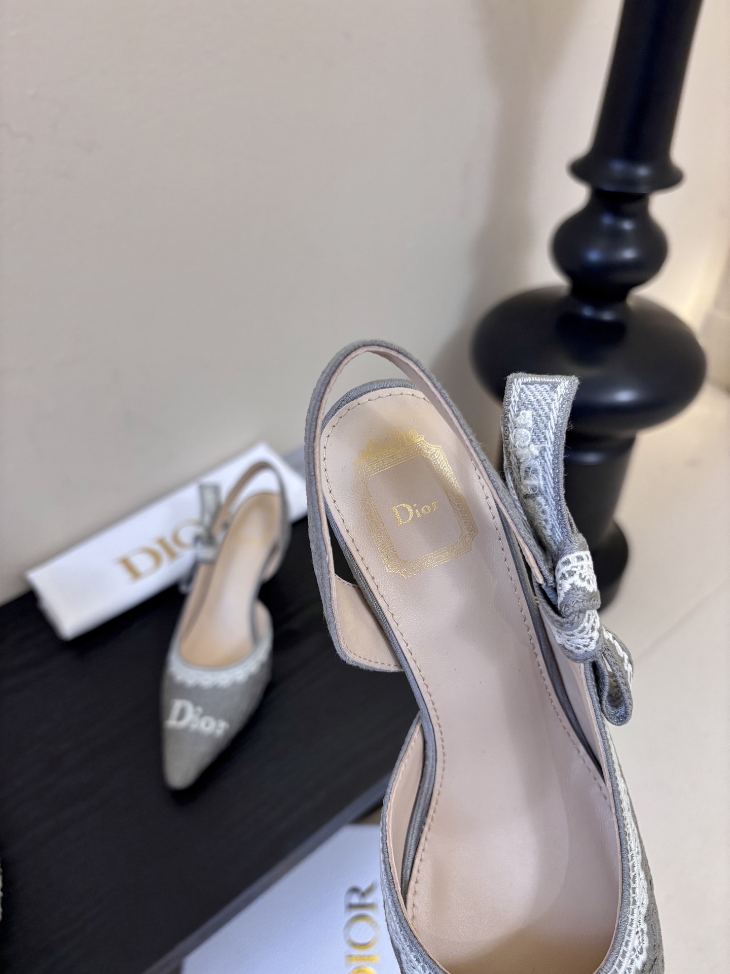 Dior | 迪奥早春新品走秀款CD刺绣logo凉鞋！ 硬货上新🆕❥代购级别！高级感十足！国内外博主刷爆