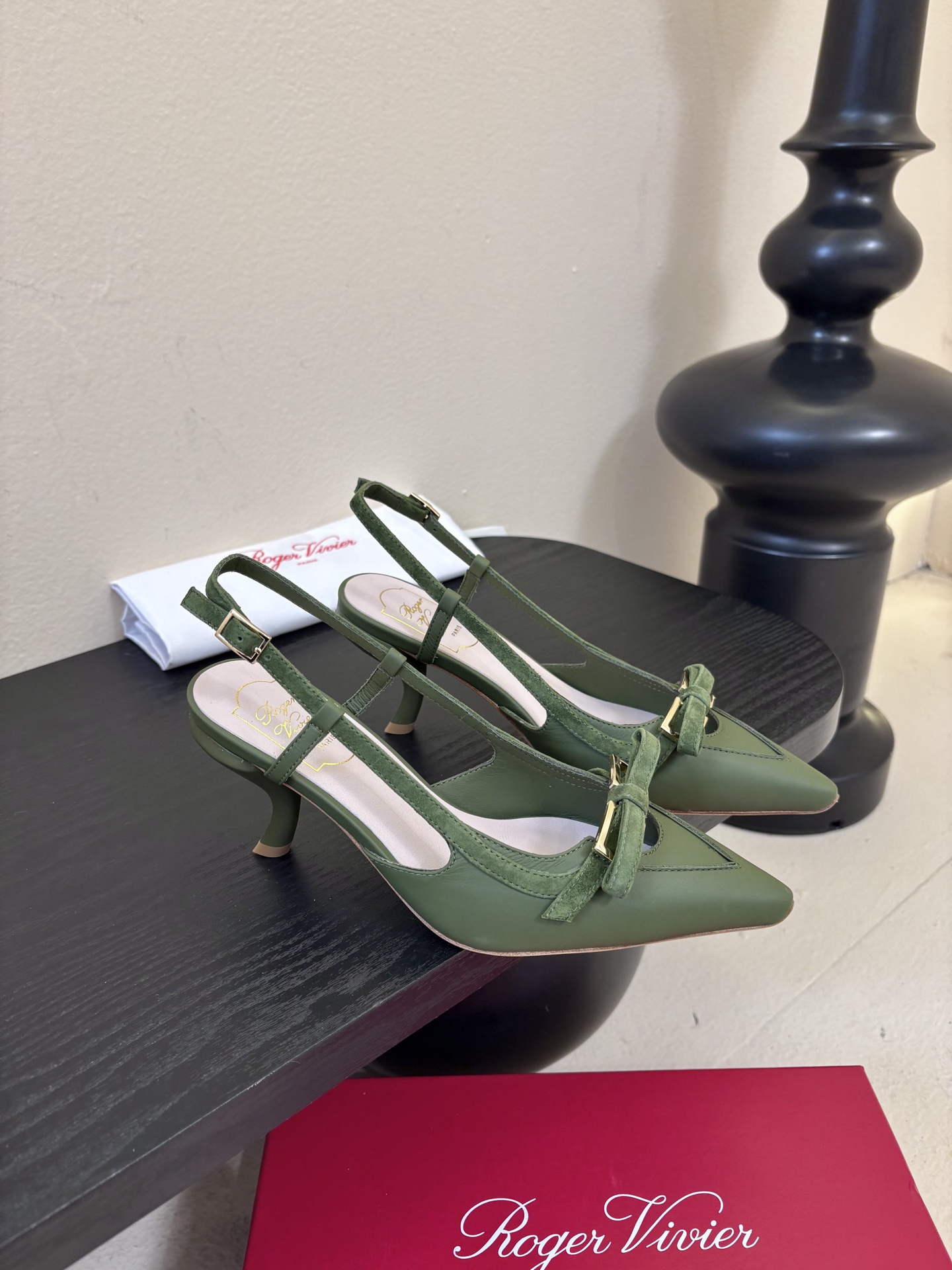 Roger Vivi* 26早春新品凉鞋Virgule钻扣高跟鞋后袢带凉拖 RV必入款 她上脚也太美了吧