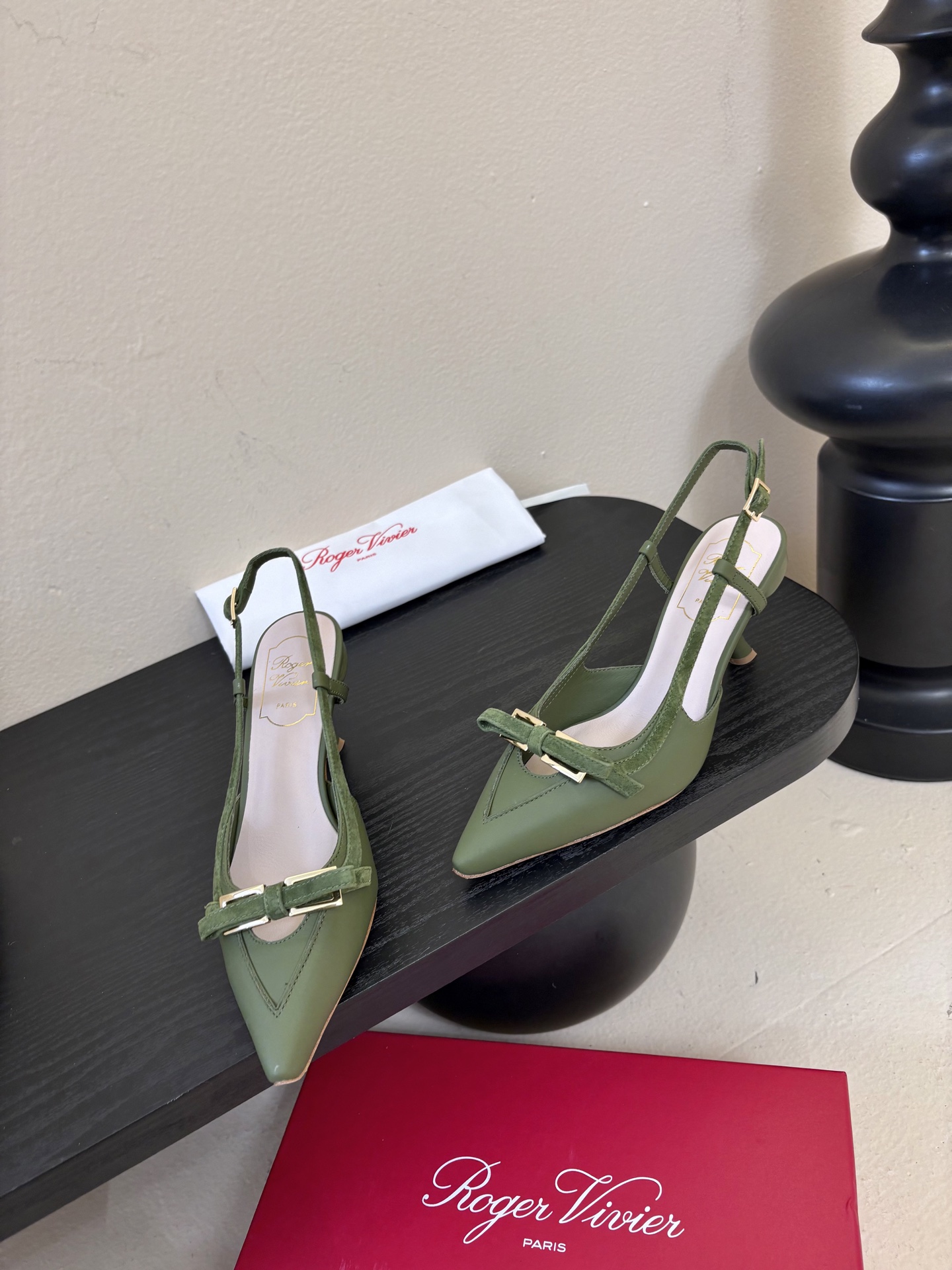 Roger Vivi* 26早春新品凉鞋Virgule钻扣高跟鞋后袢带凉拖 RV必入款 她上脚也太美了吧