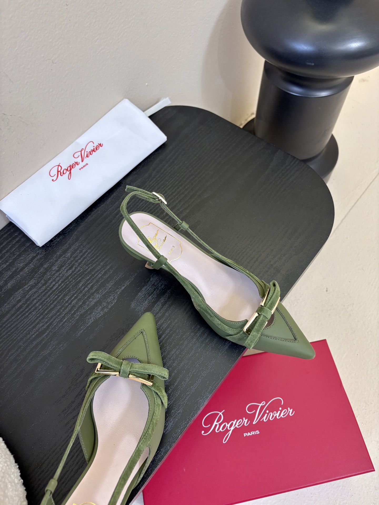 Roger Vivi* 26早春新品凉鞋Virgule钻扣高跟鞋后袢带凉拖 RV必入款 她上脚也太美了吧