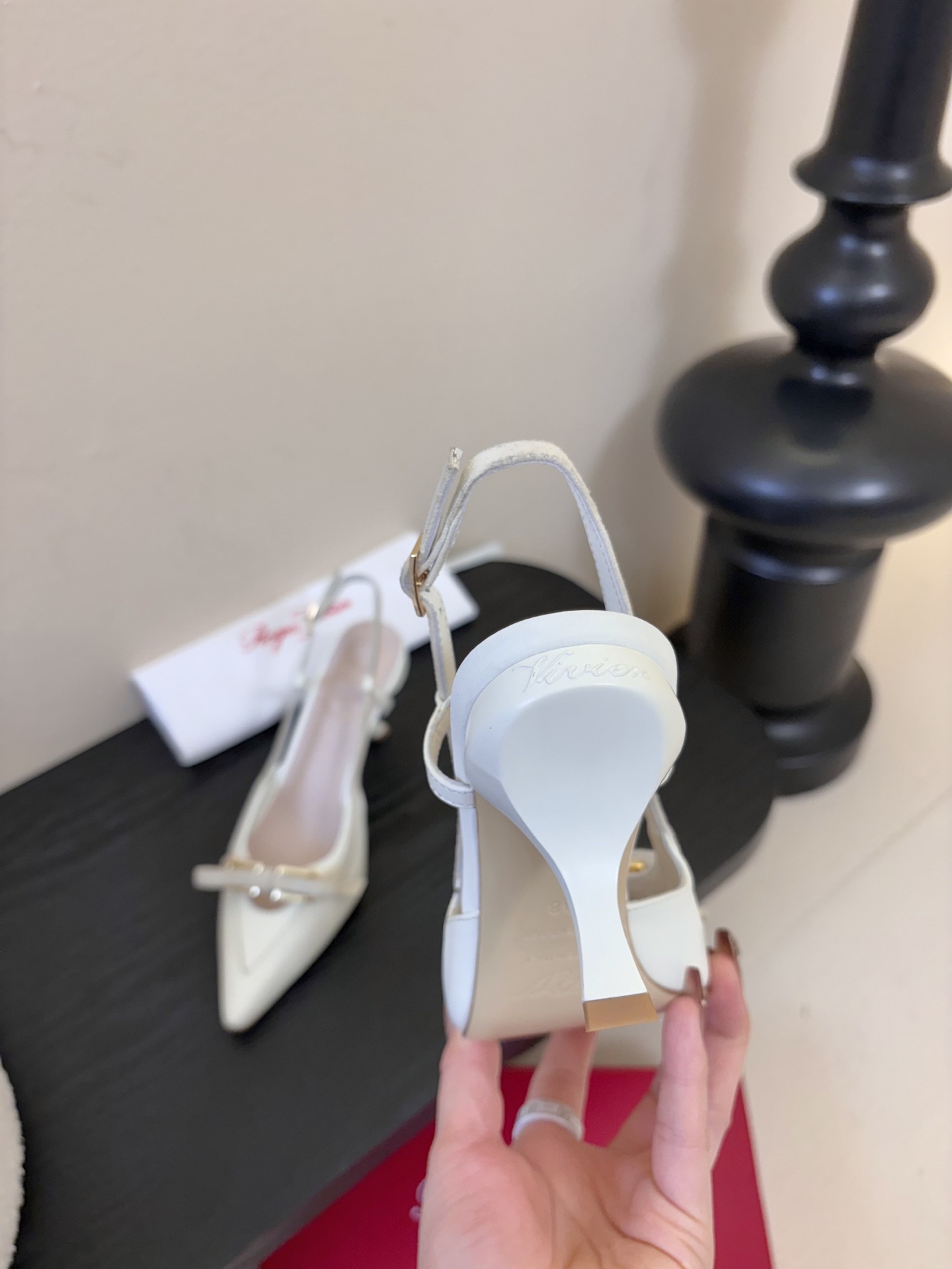 Roger Vivi* 26早春新品凉鞋Virgule钻扣高跟鞋后袢带凉拖 RV必入款 她上脚也太美了吧