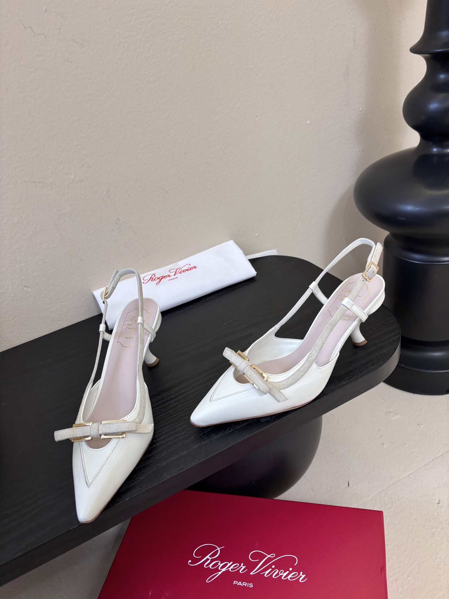 Roger Vivi* 26早春新品凉鞋Virgule钻扣高跟鞋后袢带凉拖 RV必入款 她上脚也太美了吧