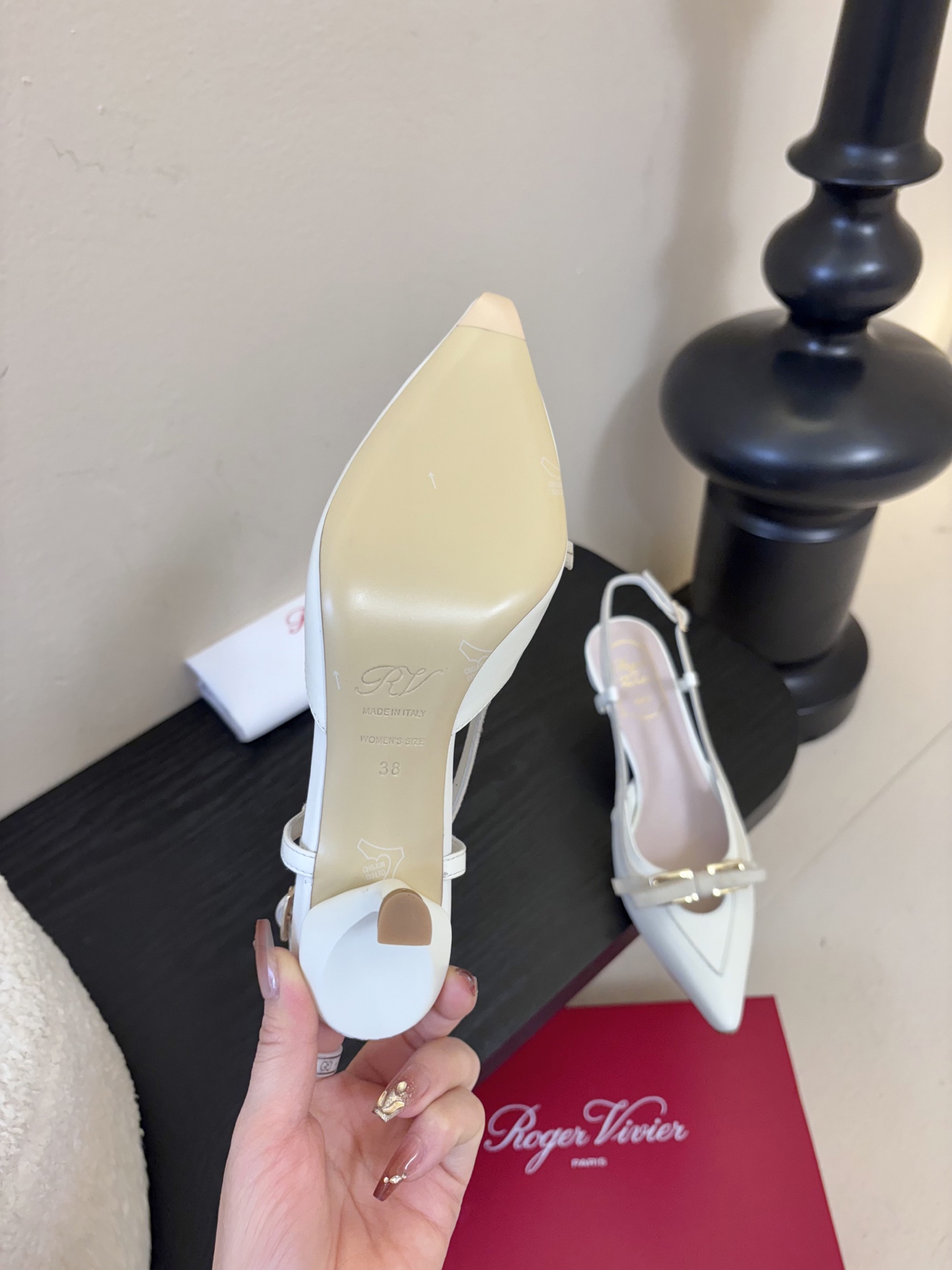 Roger Vivi* 26早春新品凉鞋Virgule钻扣高跟鞋后袢带凉拖 RV必入款 她上脚也太美了吧