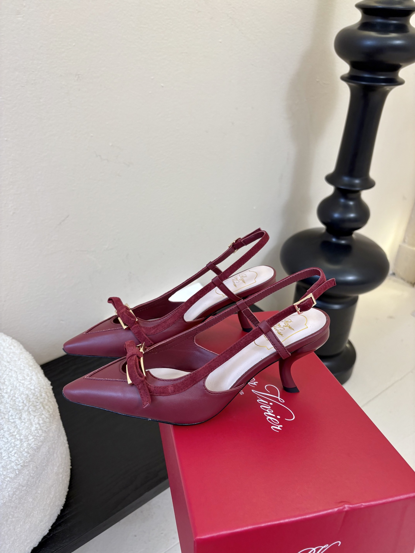 Roger Vivi* 26早春新品凉鞋Virgule钻扣高跟鞋后袢带凉拖 RV必入款 她上脚也太美了吧