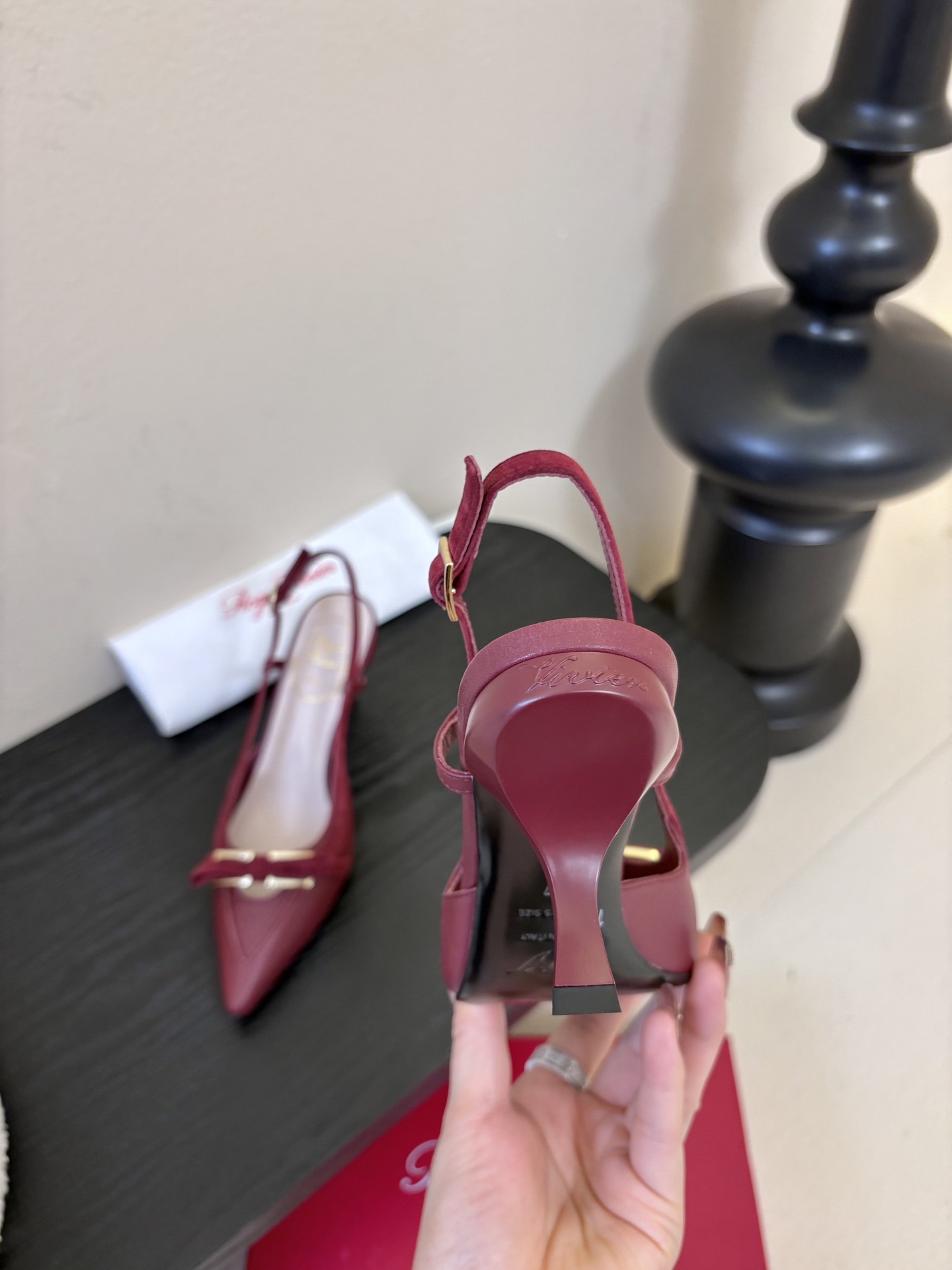 Roger Vivi* 26早春新品凉鞋Virgule钻扣高跟鞋后袢带凉拖 RV必入款 她上脚也太美了吧