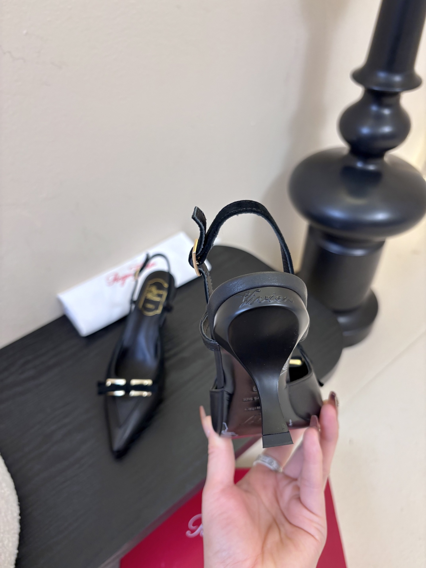 Roger Vivi* 26早春新品凉鞋Virgule钻扣高跟鞋后袢带凉拖 RV必入款 她上脚也太美了吧