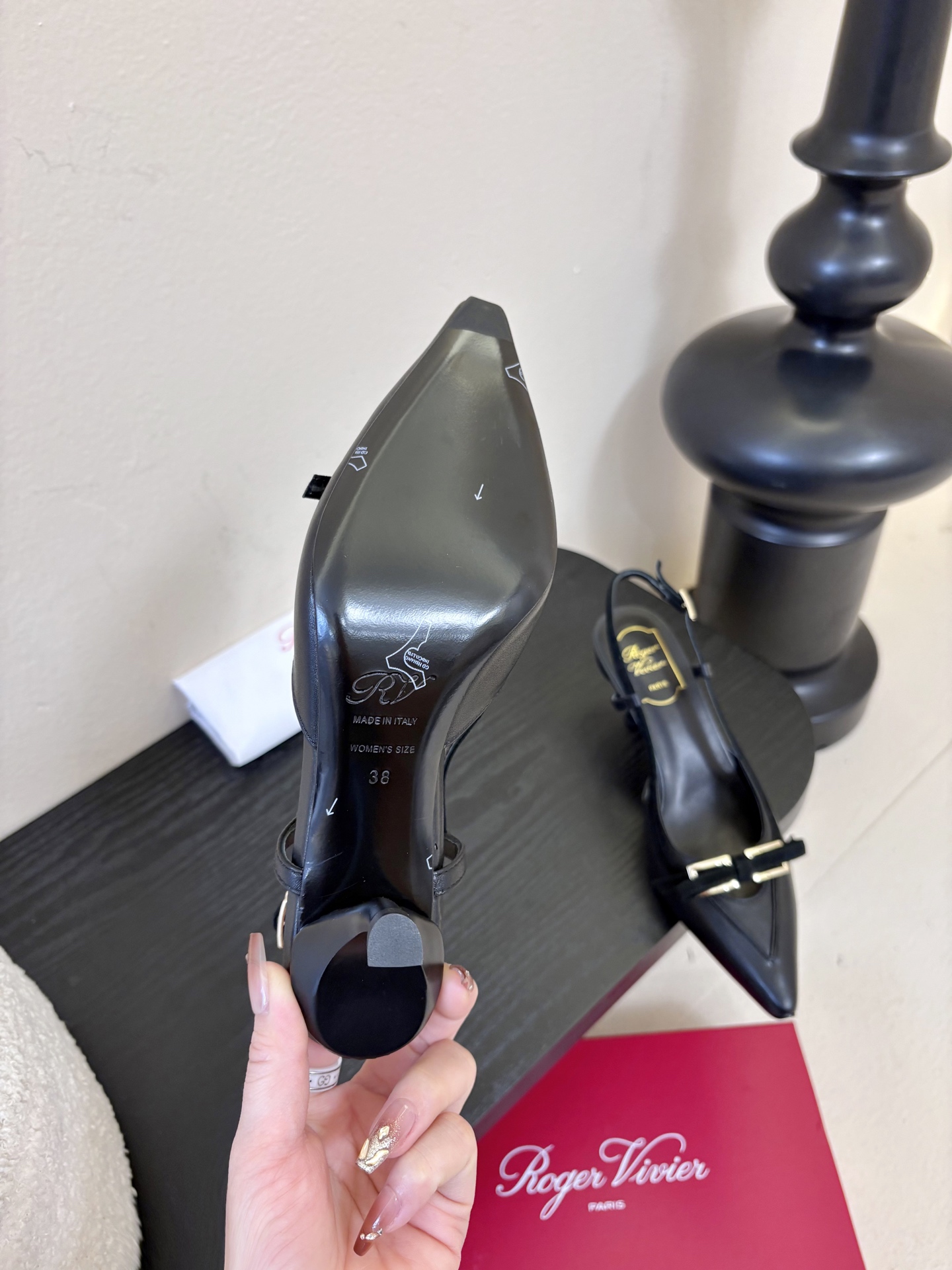 Roger Vivi* 26早春新品凉鞋Virgule钻扣高跟鞋后袢带凉拖 RV必入款 她上脚也太美了吧