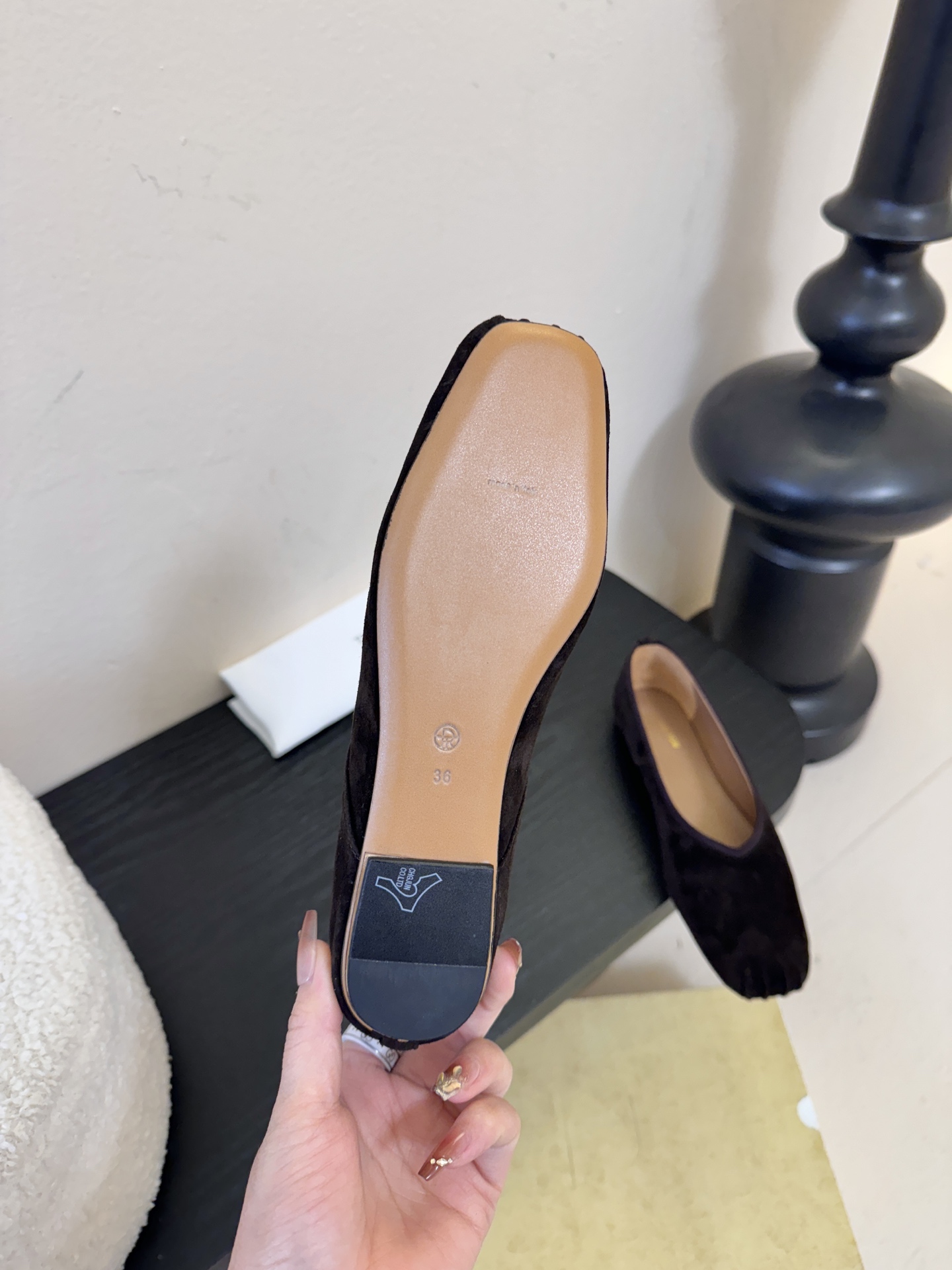 The ro*26早春新款玛丽珍平底单鞋跳舞鞋奶奶鞋！很少会看到一款跳舞鞋会做到这么精细、而且对脚的包容