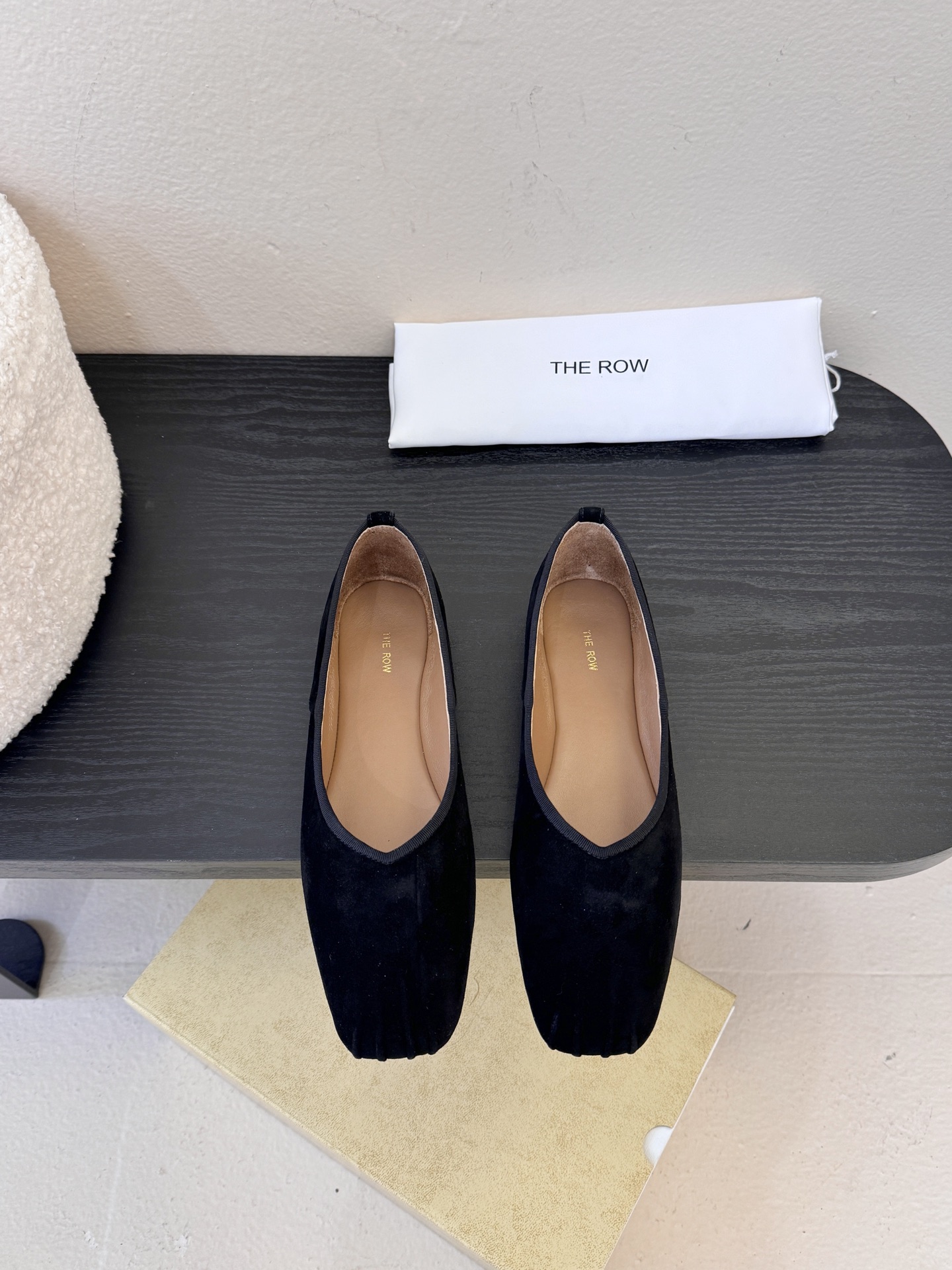 The ro*26早春新款玛丽珍平底单鞋跳舞鞋奶奶鞋！很少会看到一款跳舞鞋会做到这么精细、而且对脚的包容