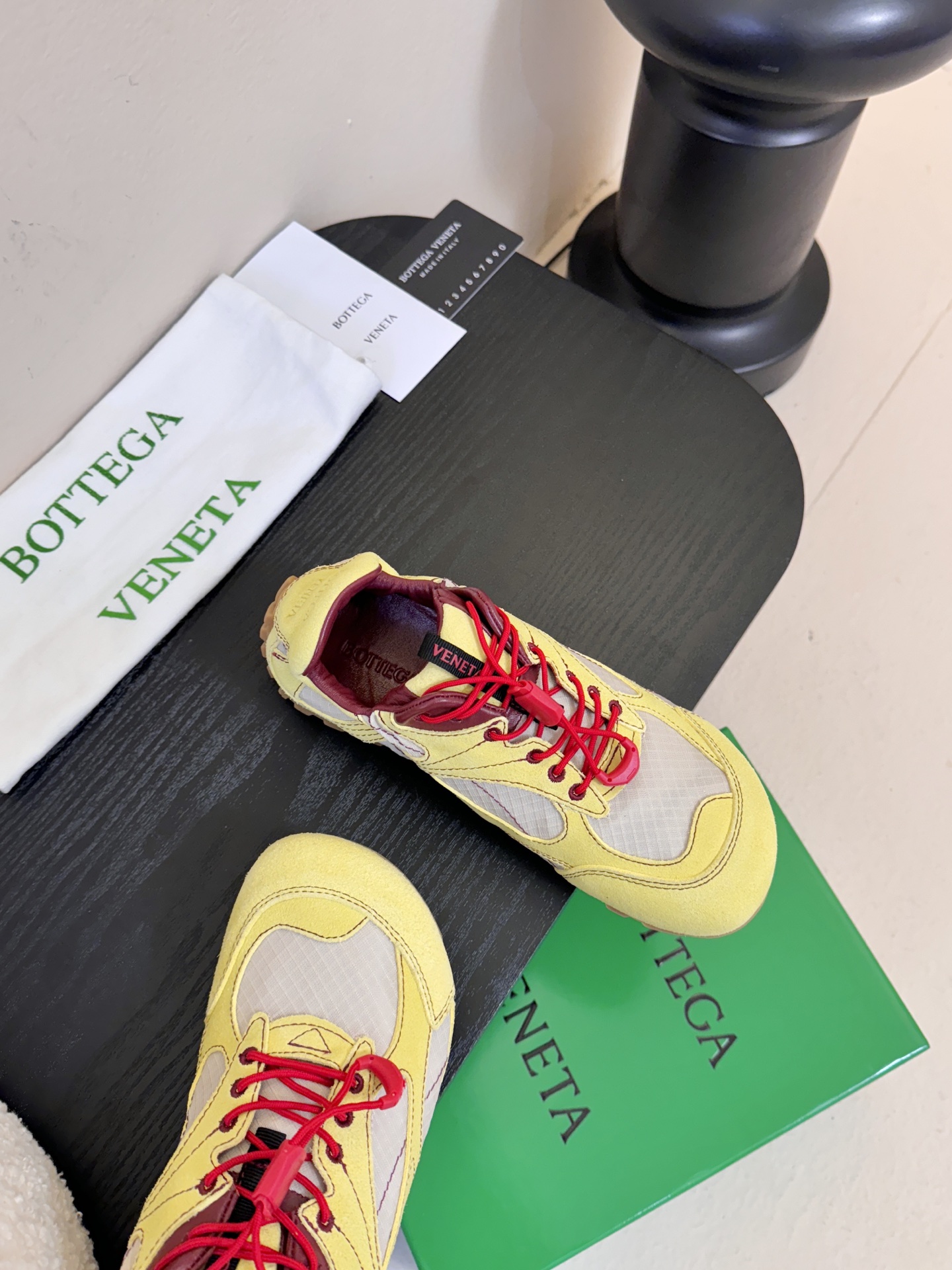 Bottega Veneta 葆蝶家BV最新款Orbit Flash系列 情侣款 复古 网面 休闲 运动