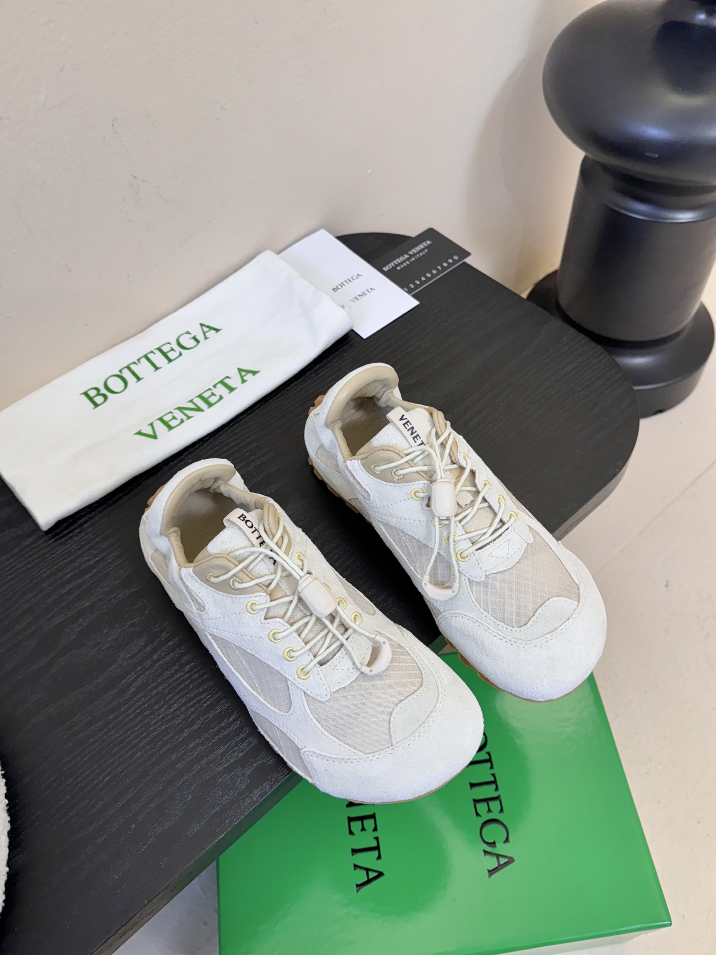 Bottega Veneta 葆蝶家BV最新款Orbit Flash系列 情侣款 复古 网面 休闲 运动