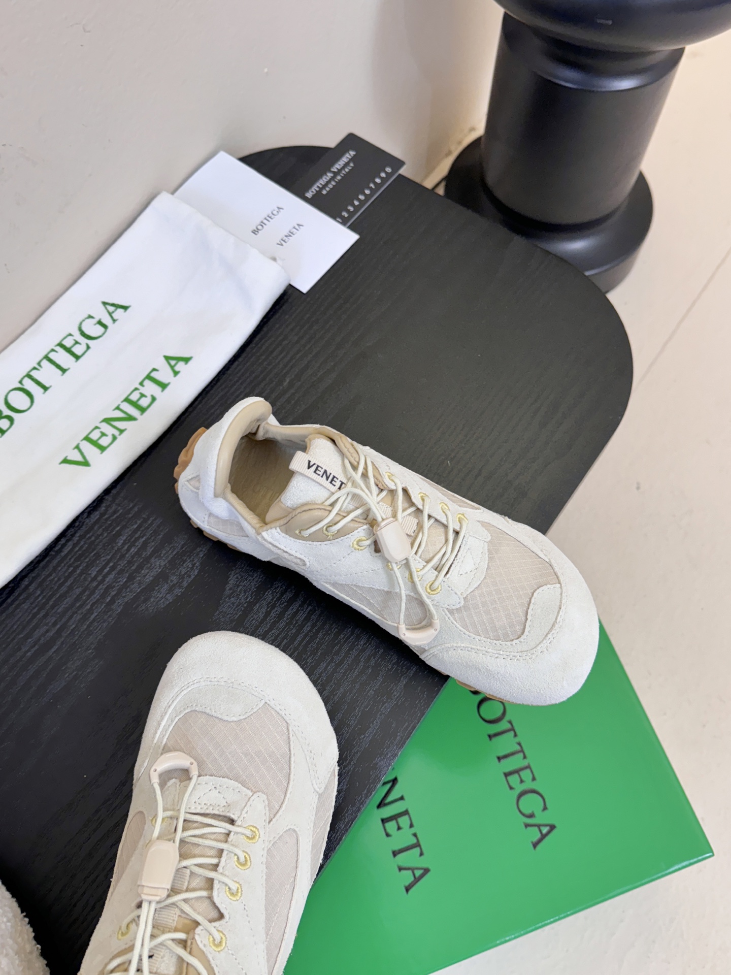 Bottega Veneta 葆蝶家BV最新款Orbit Flash系列 情侣款 复古 网面 休闲 运动