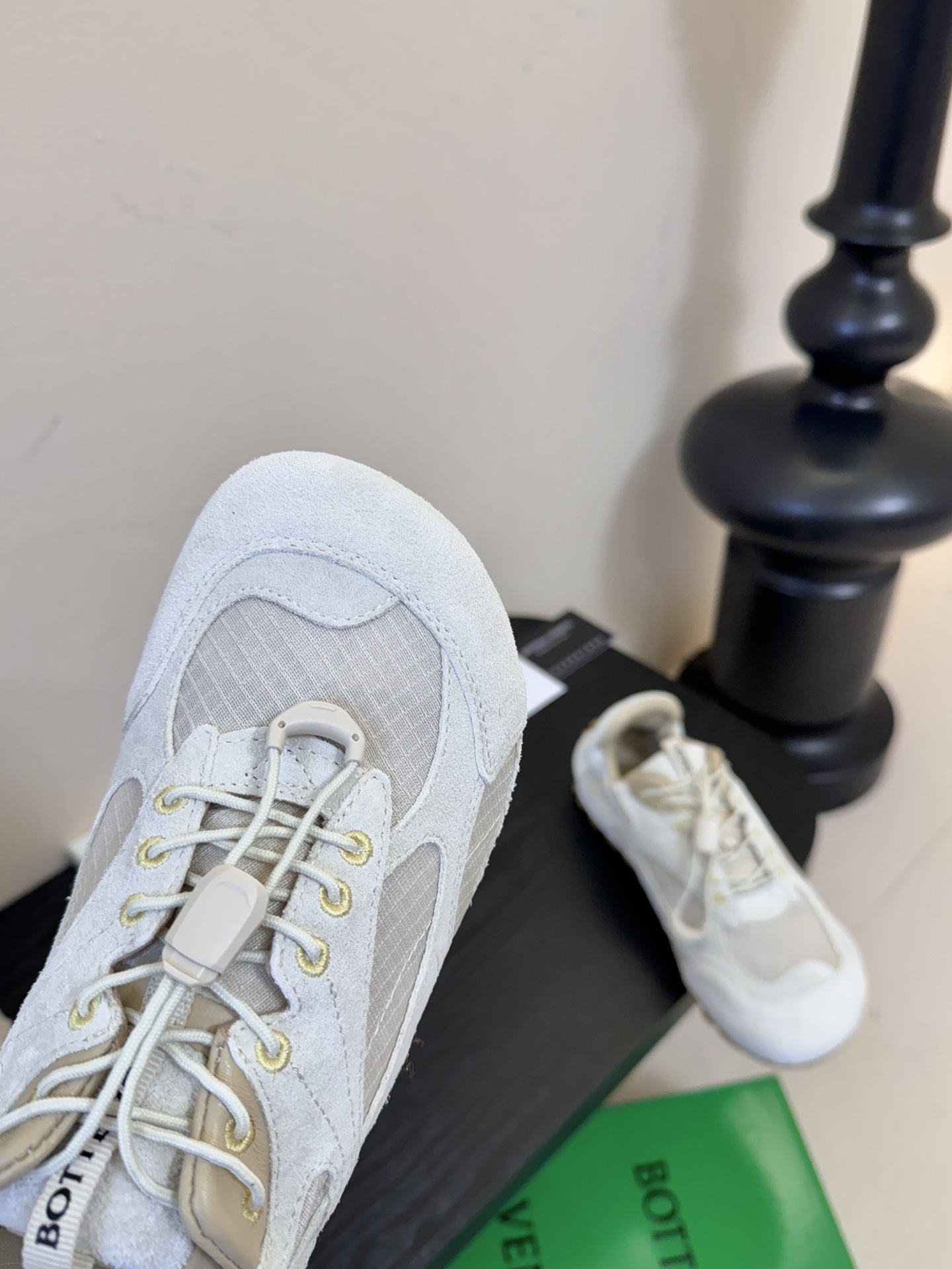 Bottega Veneta 葆蝶家BV最新款Orbit Flash系列 情侣款 复古 网面 休闲 运动