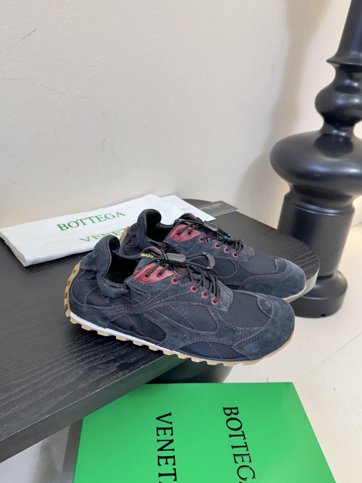 Bottega Veneta 葆蝶家BV最新款Orbit Flash系列 情侣款 复古 网面 休闲 运动