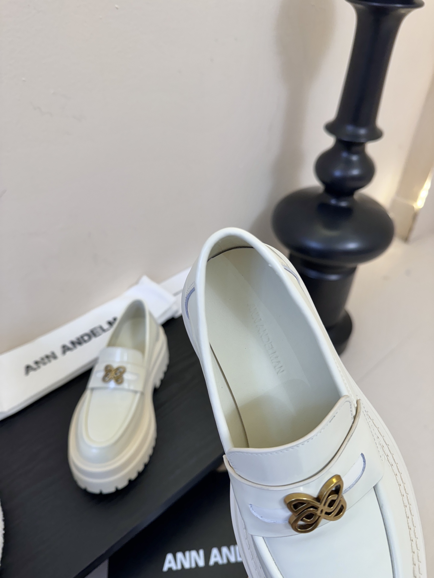 ANN AND*新款厚底乐福鞋 很难不爱新品带有精致扣啦 真的好喜欢啊啊啊啊啊啊 姐妹们冲就对了 真的很