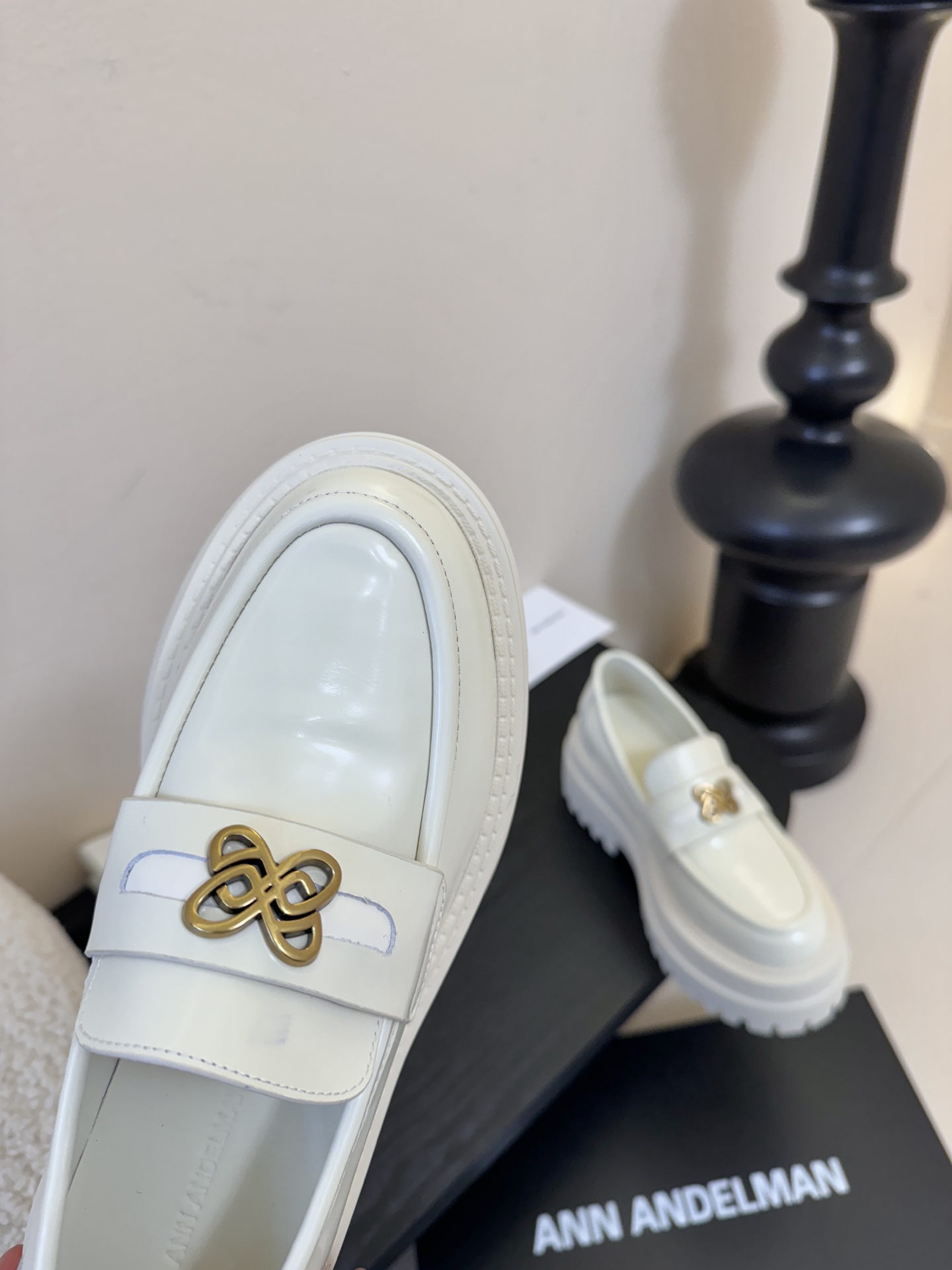 ANN AND*新款厚底乐福鞋 很难不爱新品带有精致扣啦 真的好喜欢啊啊啊啊啊啊 姐妹们冲就对了 真的很